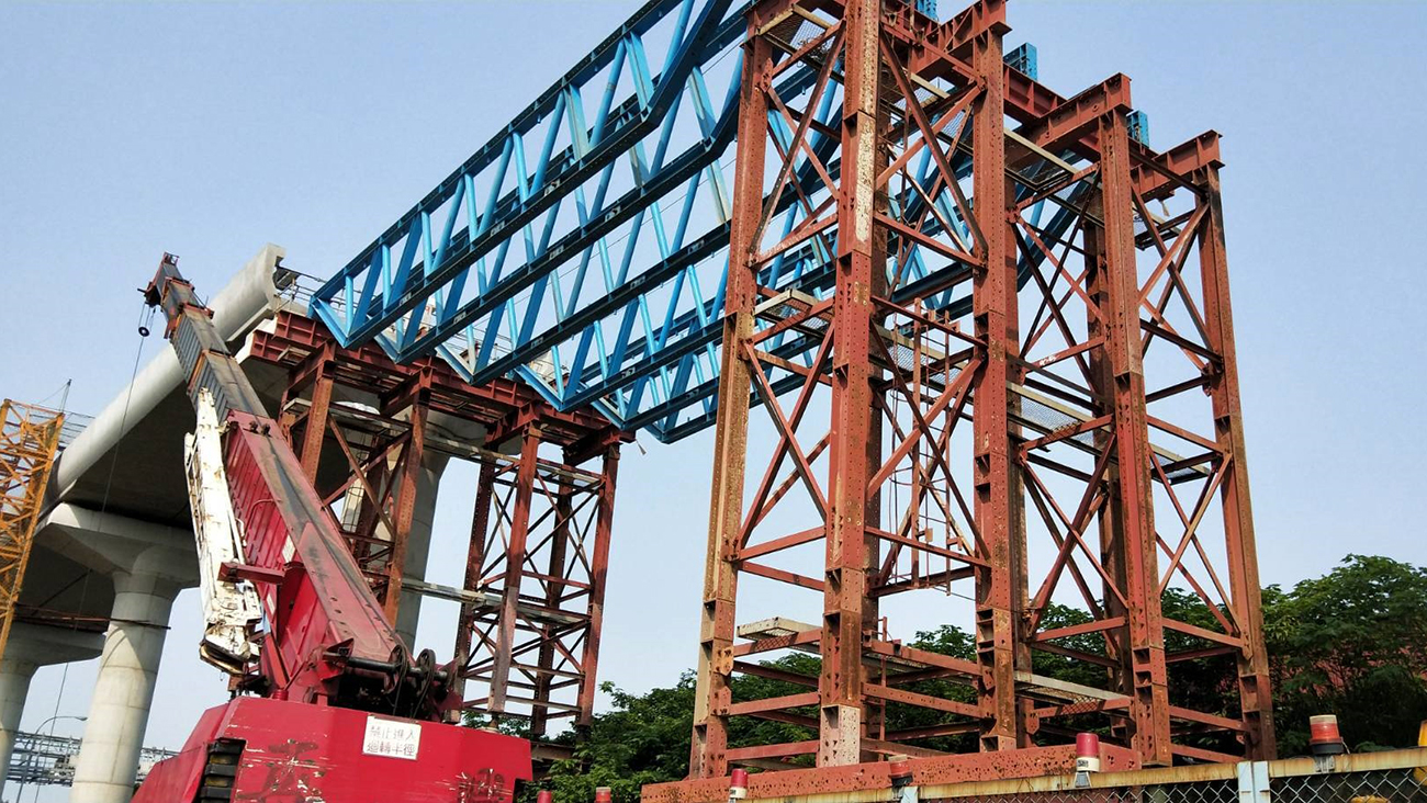 三峽隆恩街船型架組裝作業