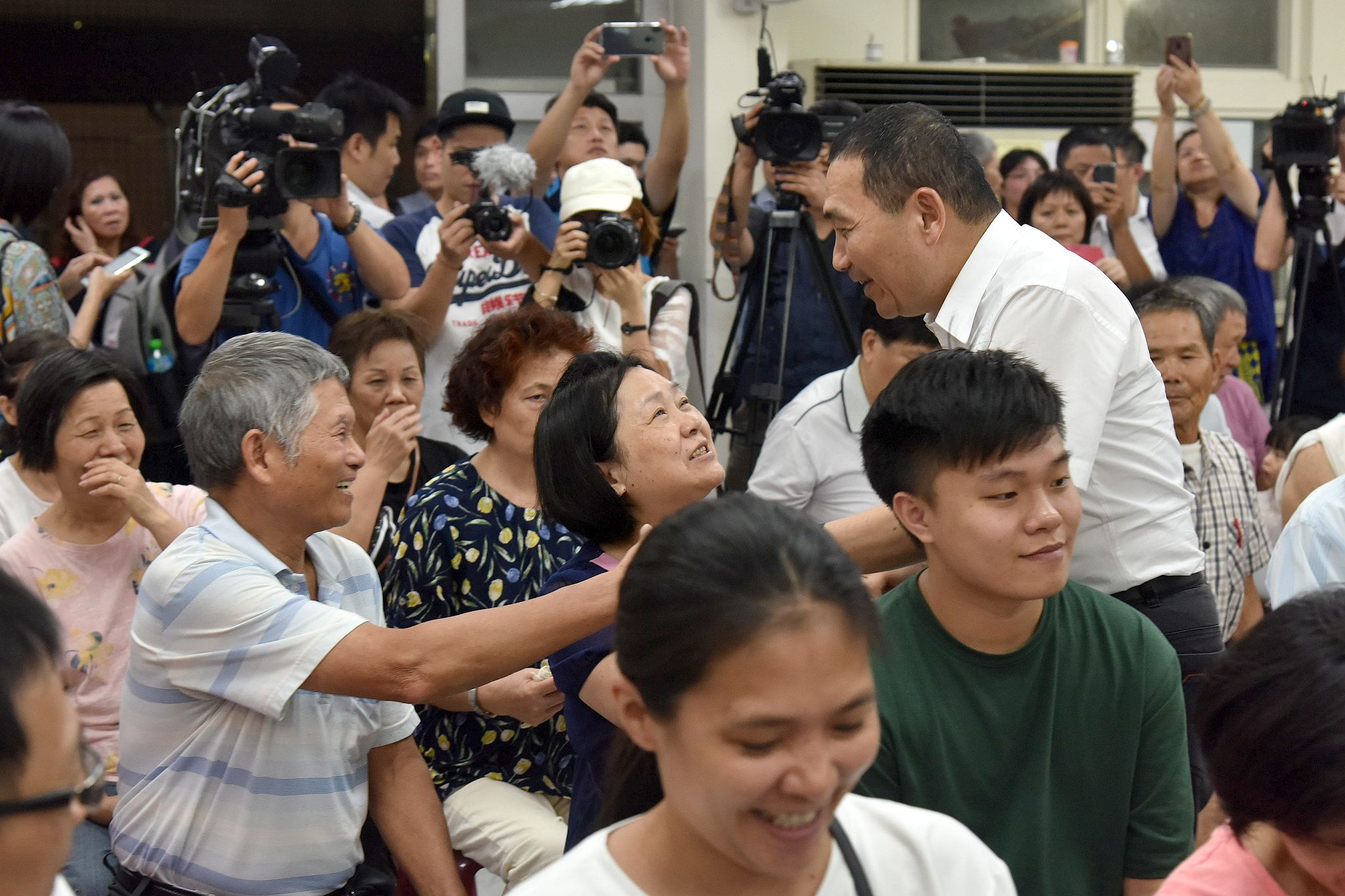 侯市長到都更說明會與民眾互動
