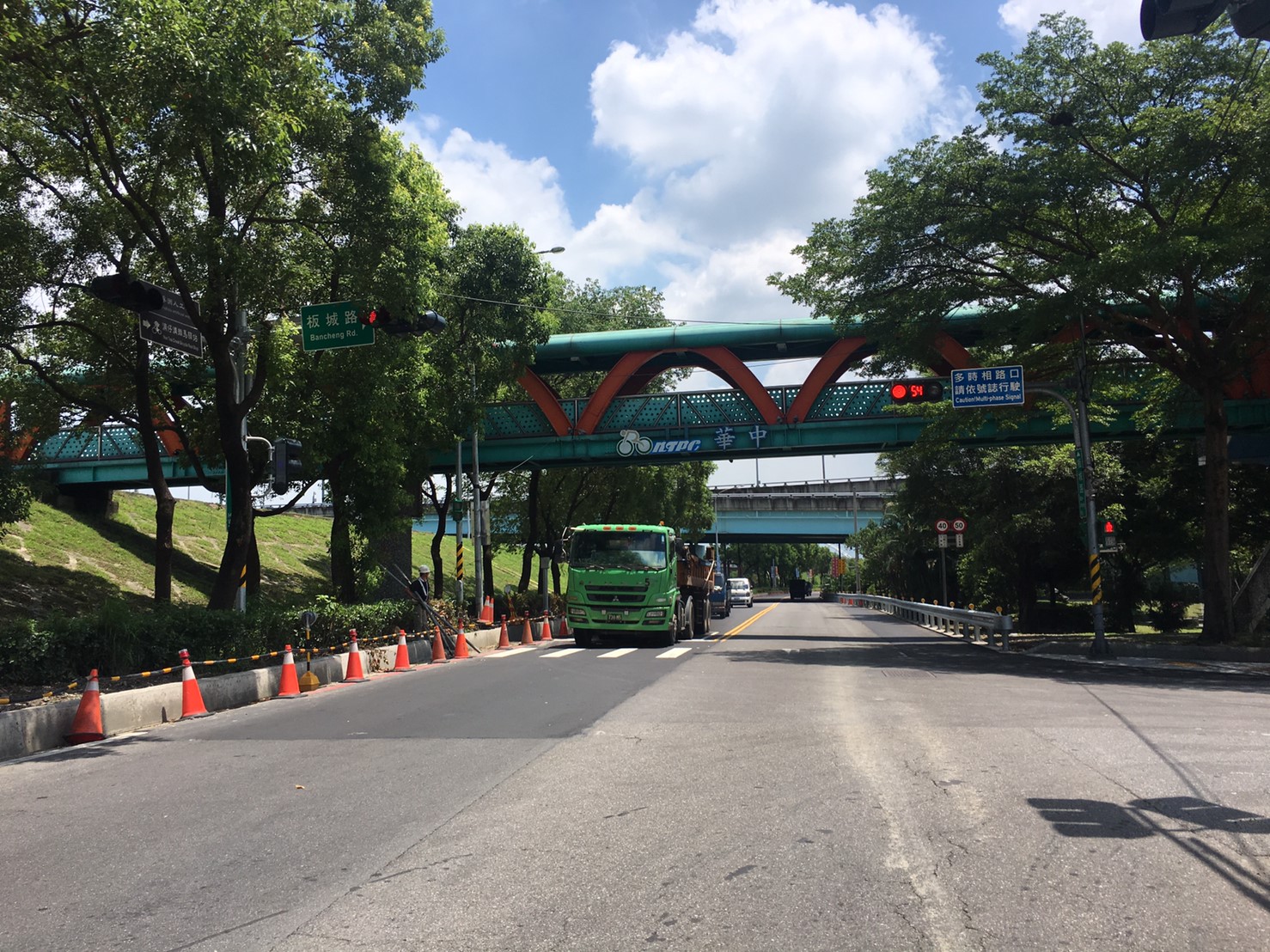 環河西路與板城路施工照片