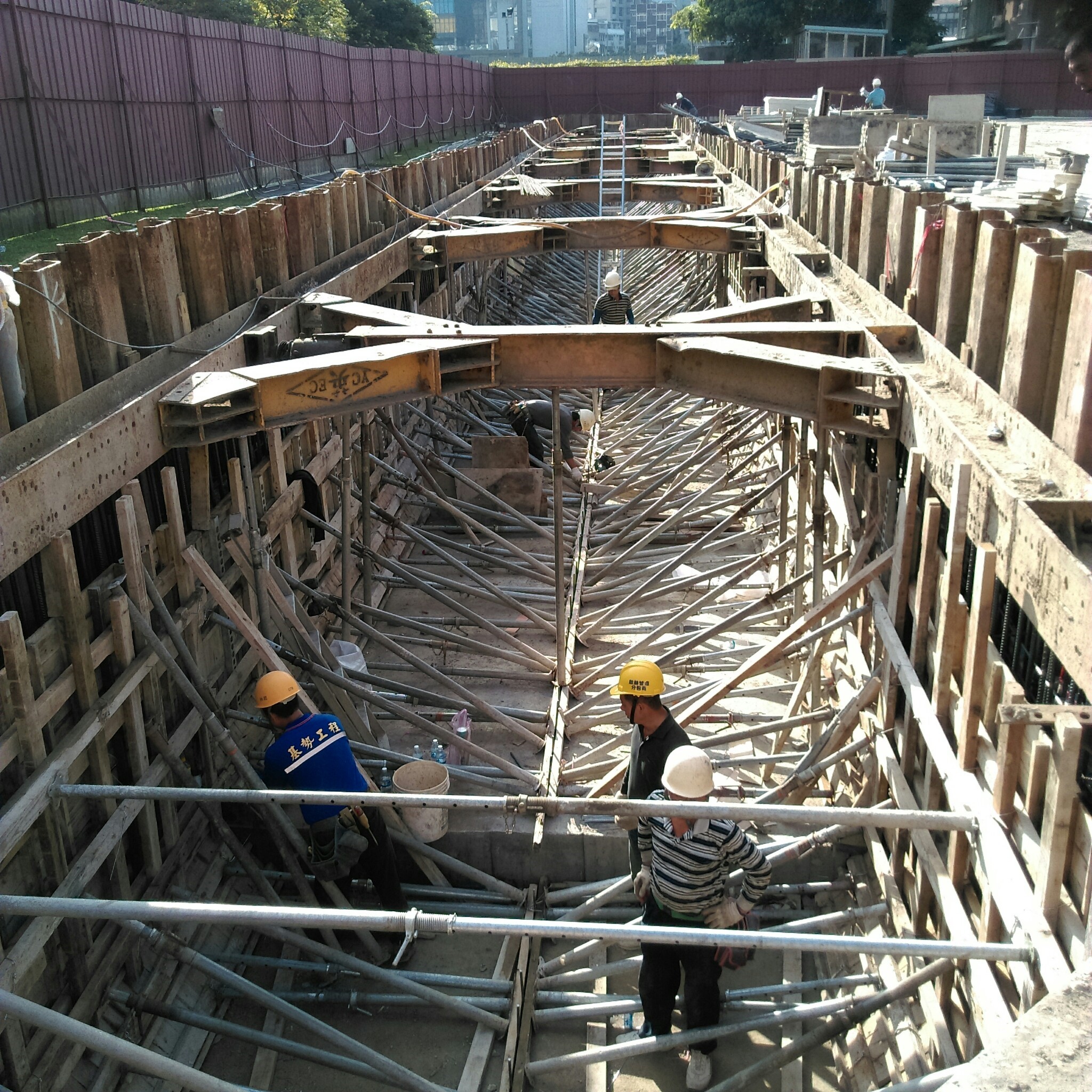 新北市政府在新北市三重高中投入透水保水工程