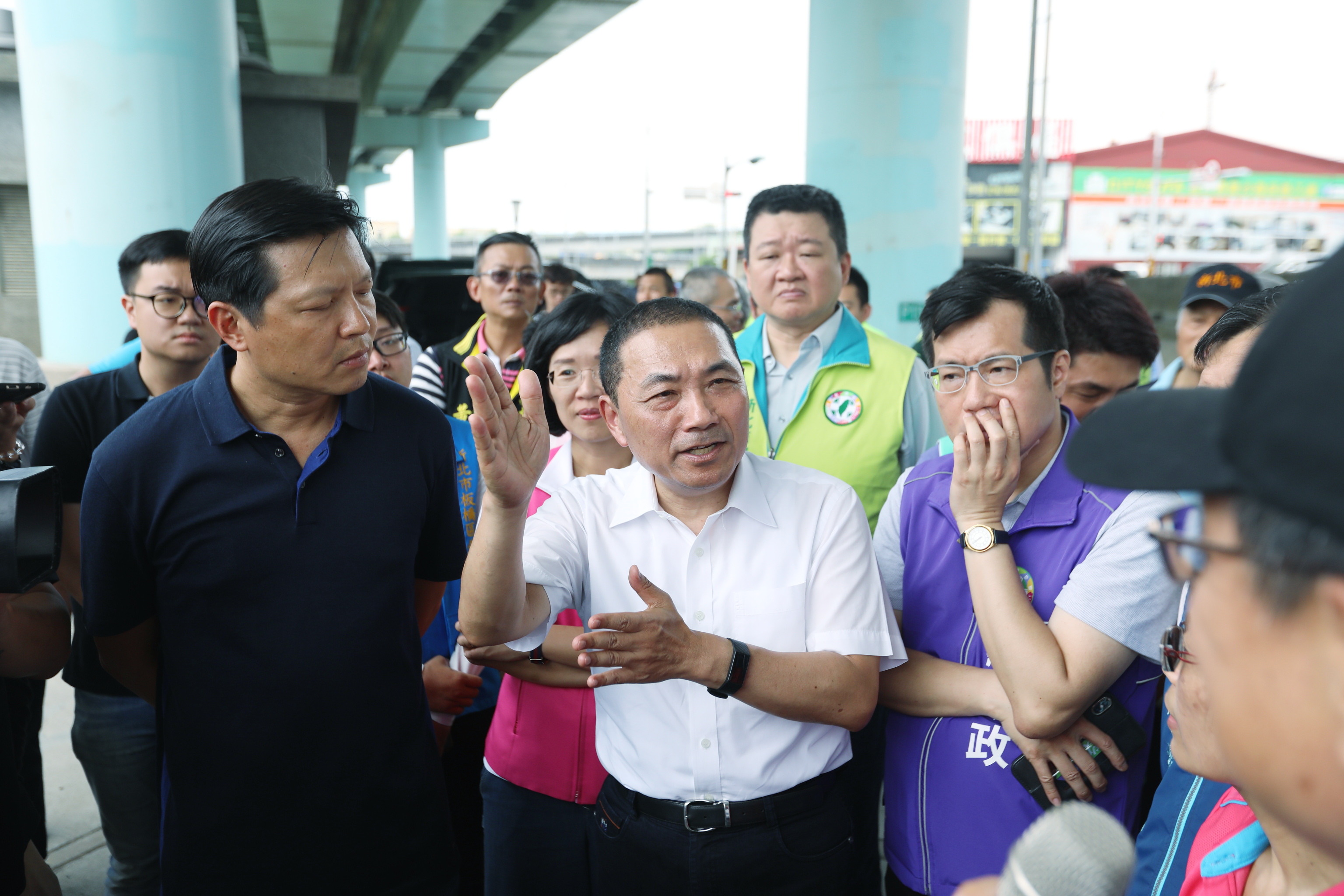 為紓解台65線交通壅塞問題，侯友宜市長與地方民代及鄉親會勘增設匝道及匝道優化工程