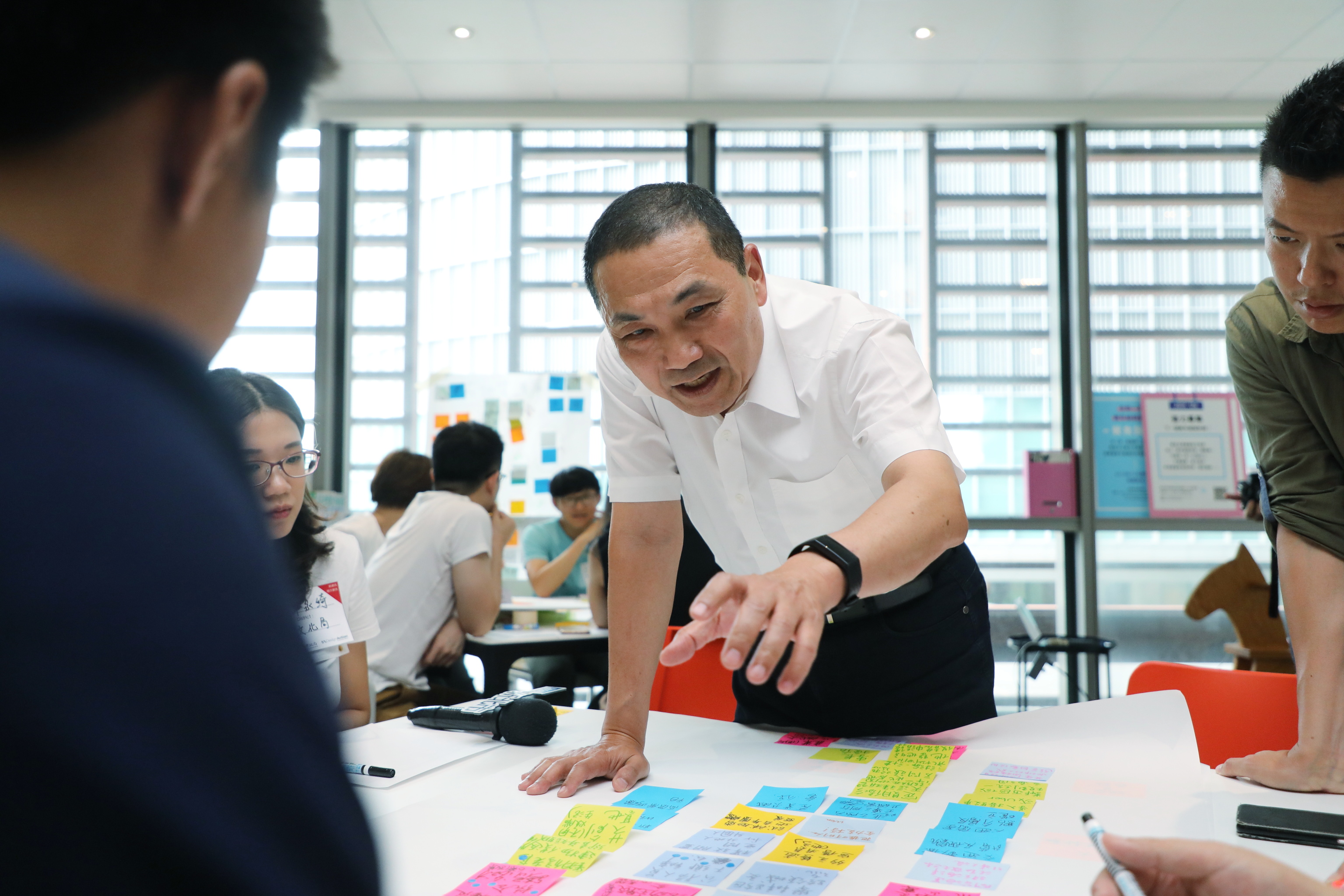 侯友宜市長提出自己的創生理念與學員腦力激盪創新交流
