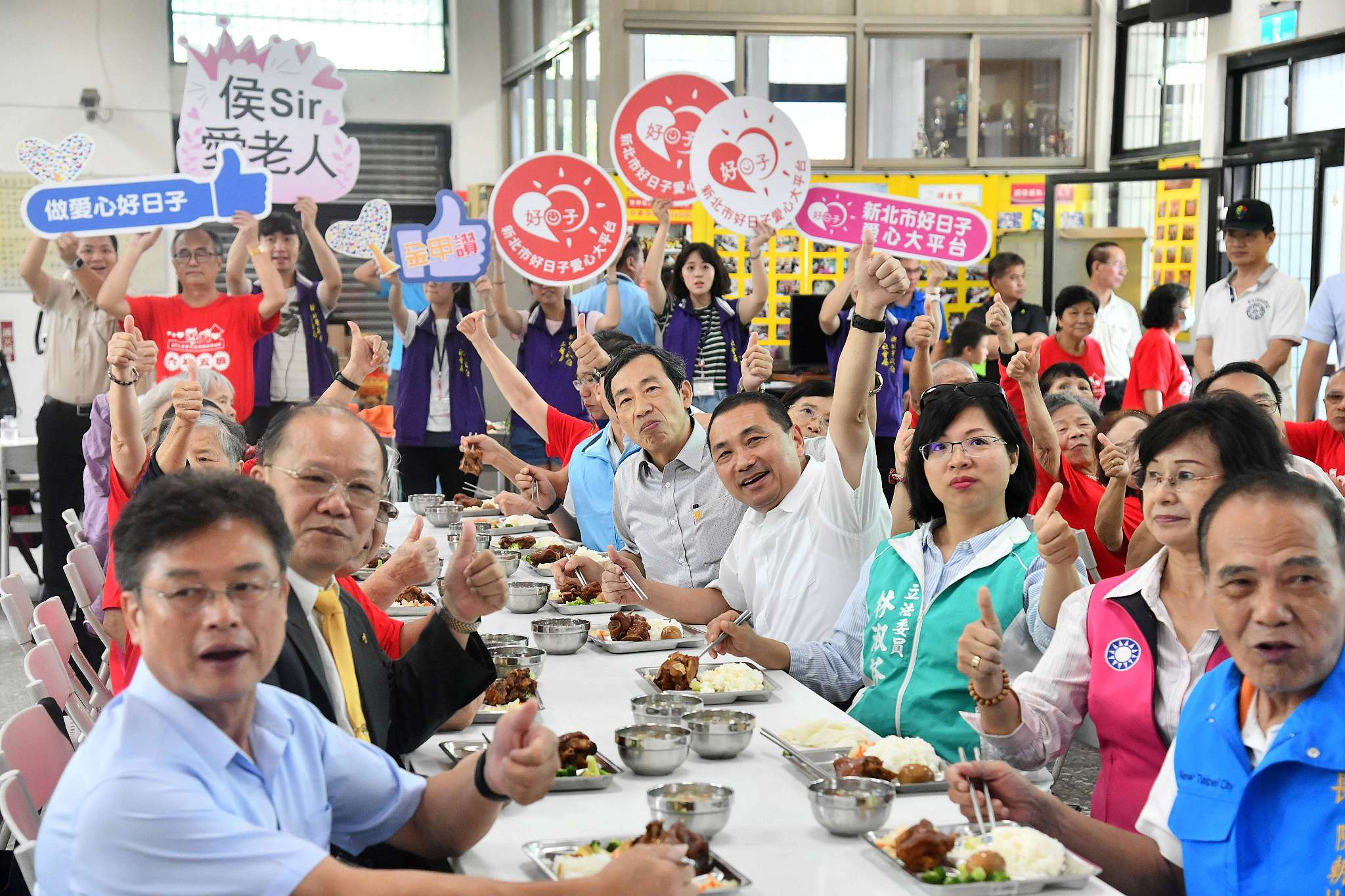 ä¾¯å¸é·å¸æééèäººå±é¤ï¼è½å¯¦é·è¼©å¨å°å®å±æ¨æ´»