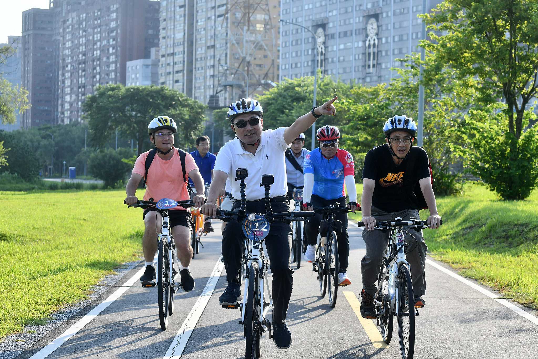 è¦å¯èªè¡è»éå¤ç¶ å»æ¨å®è»éå¤é«é©