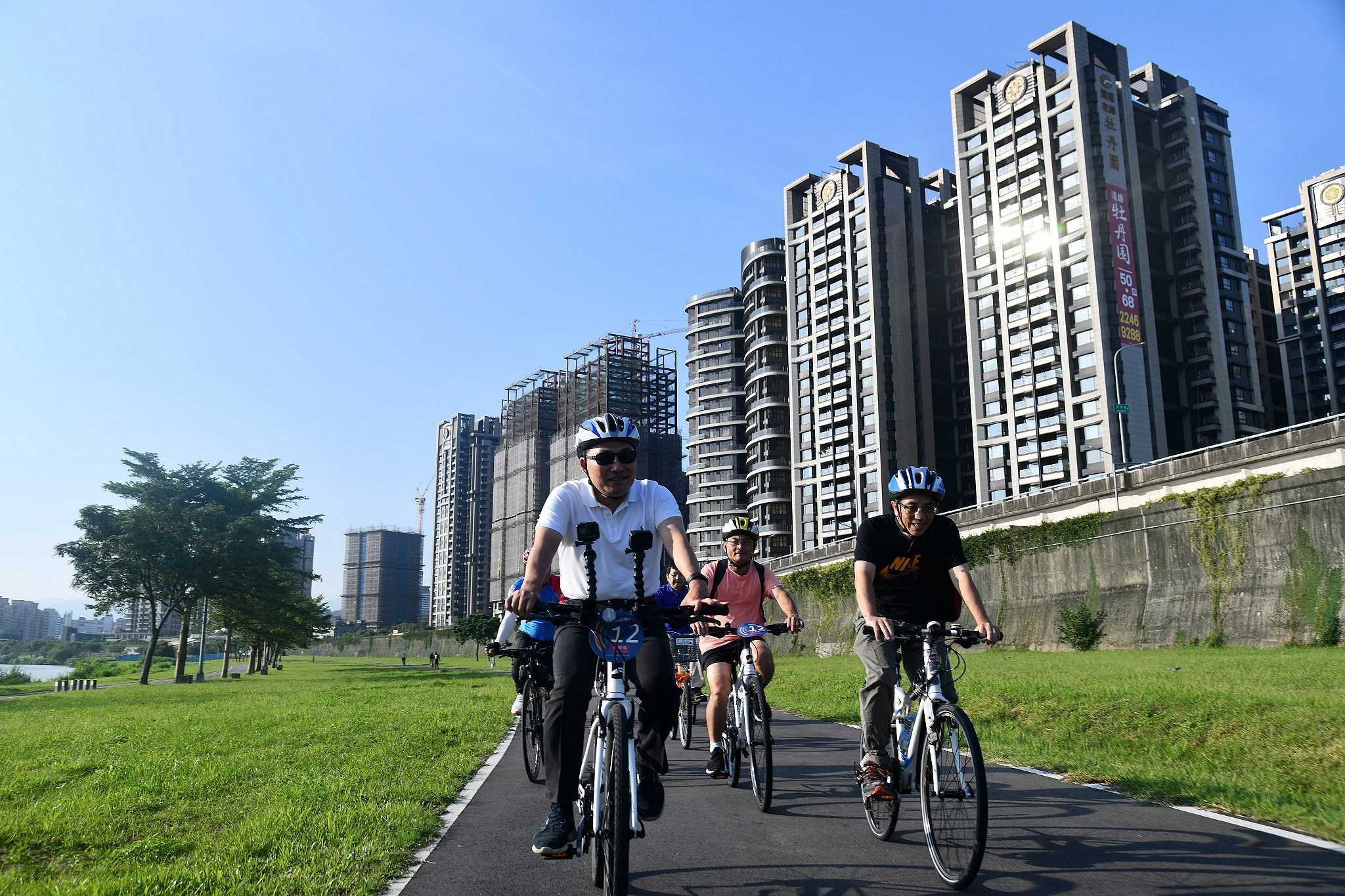æé ãèªè¡è»éå¤ç¶ å»ã