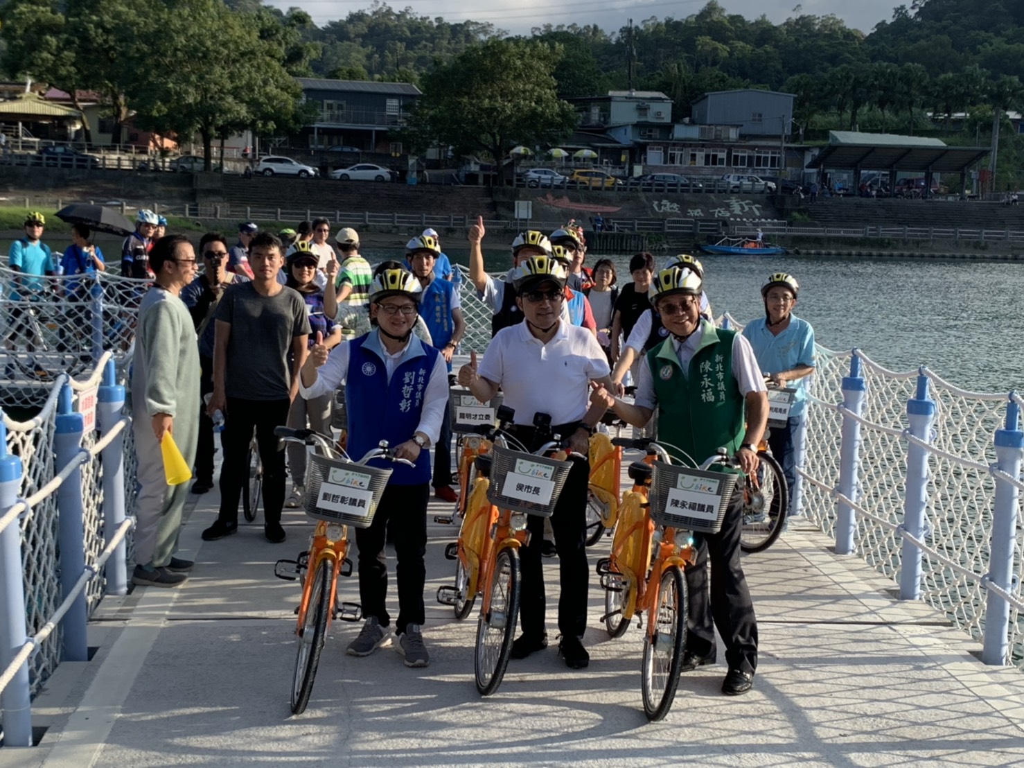 圖說：侯 Sir試騎移動式自行車道