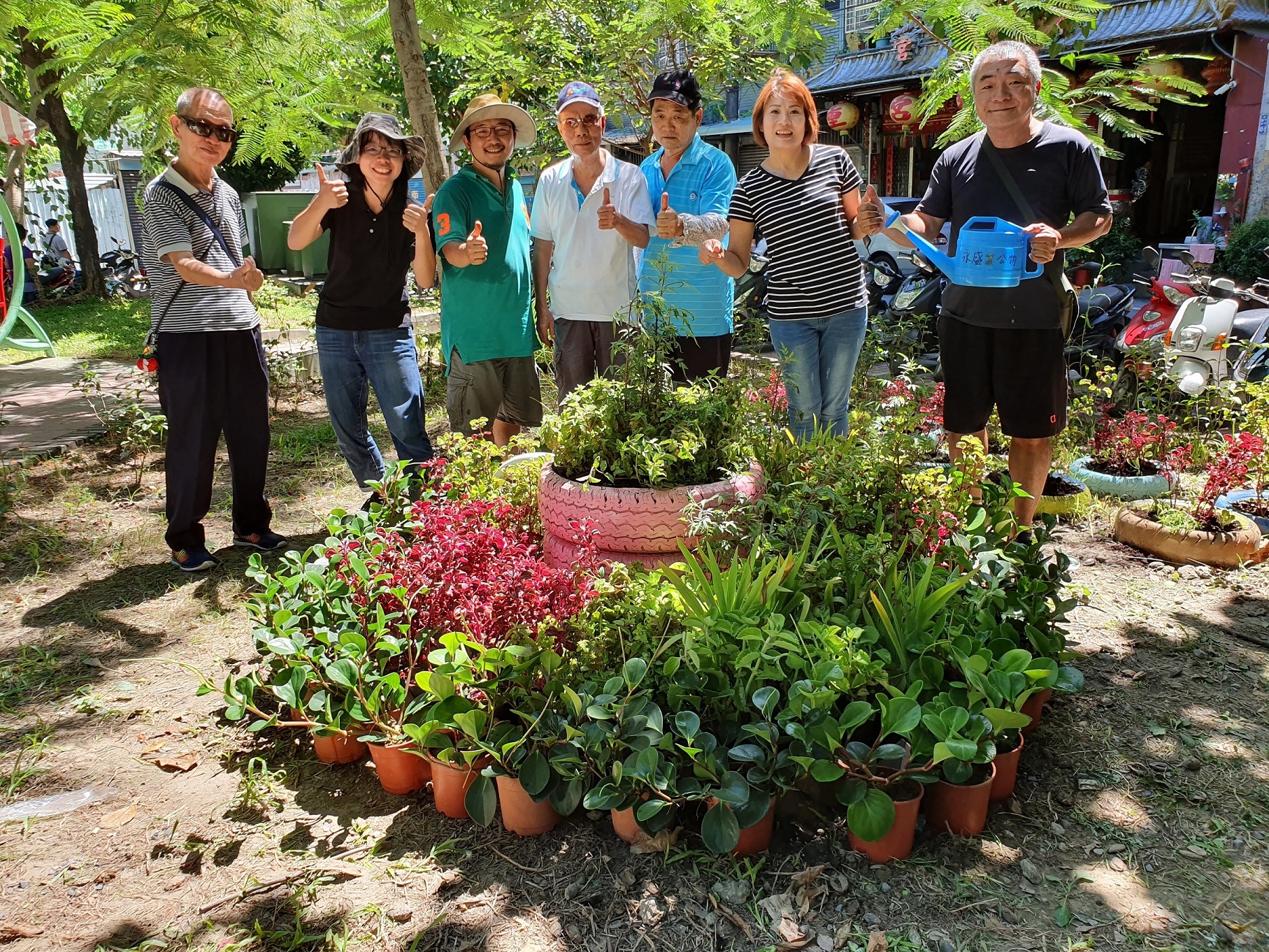 侯錦足里長與里民共同完成永盛公園可食地景