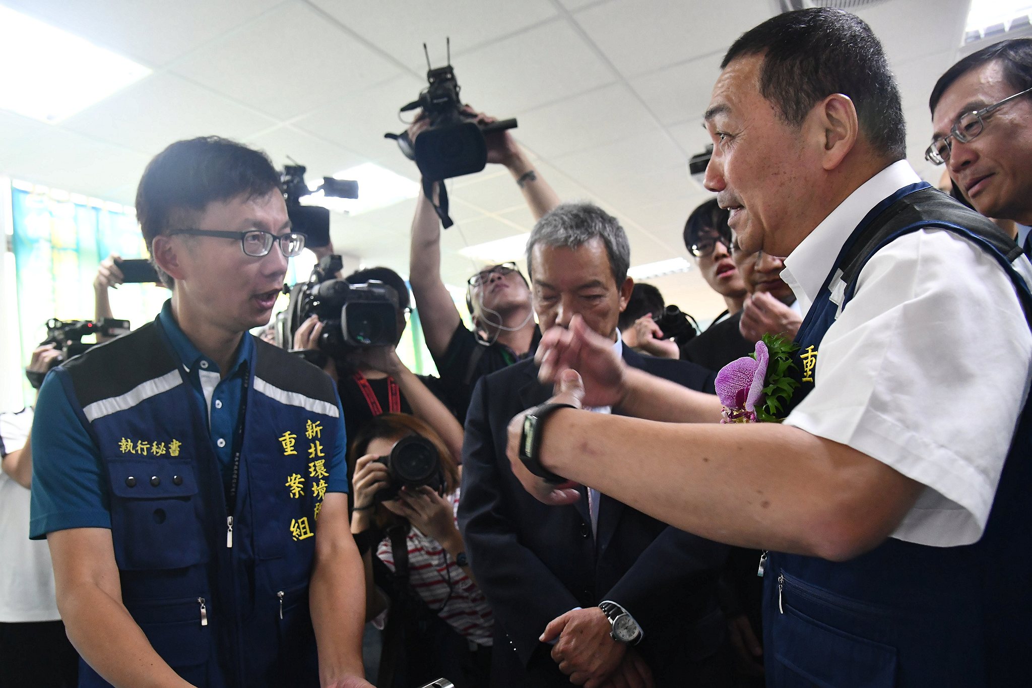 新北市政府今(8)日聯合檢警調，成立「新北環境稽查重案組」