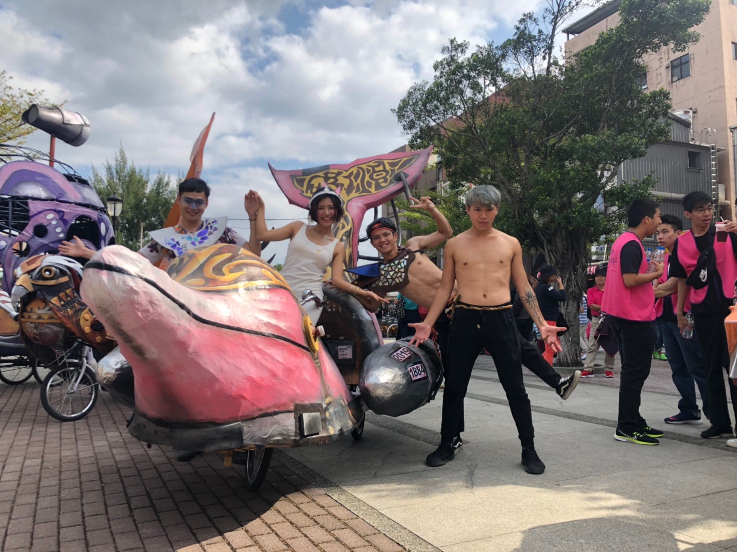 淡水環境藝術節踩街