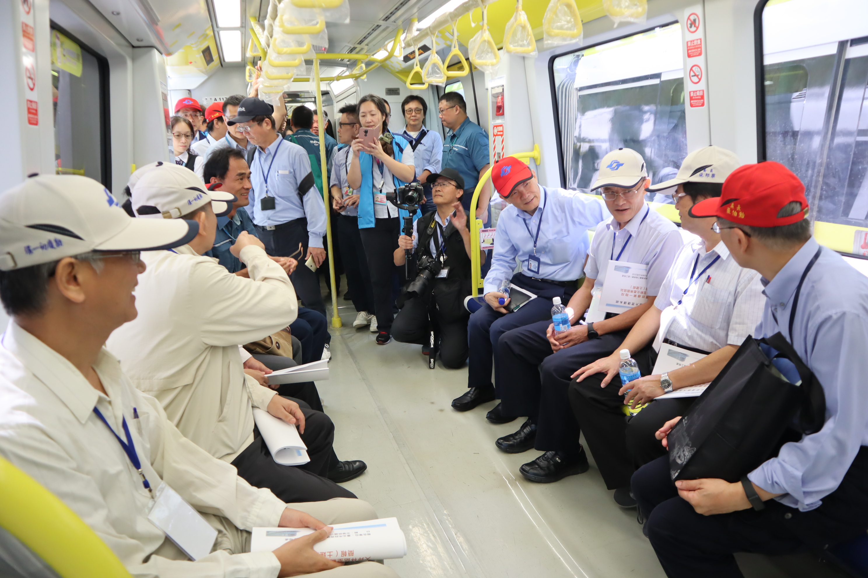 初勘委員搭乘環狀線列車