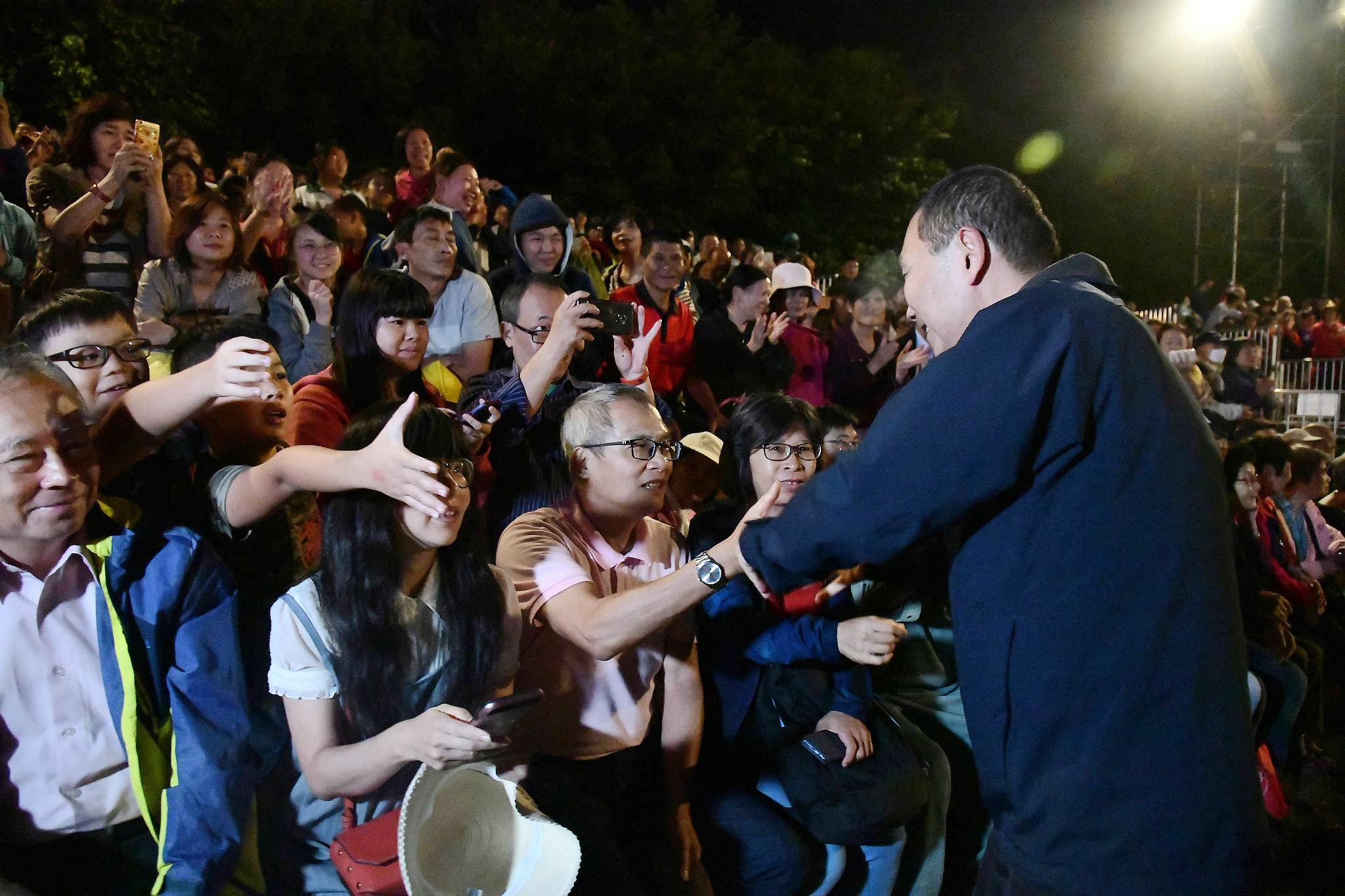 侯友宜市長到場與民眾共同欣賞史詩劇作