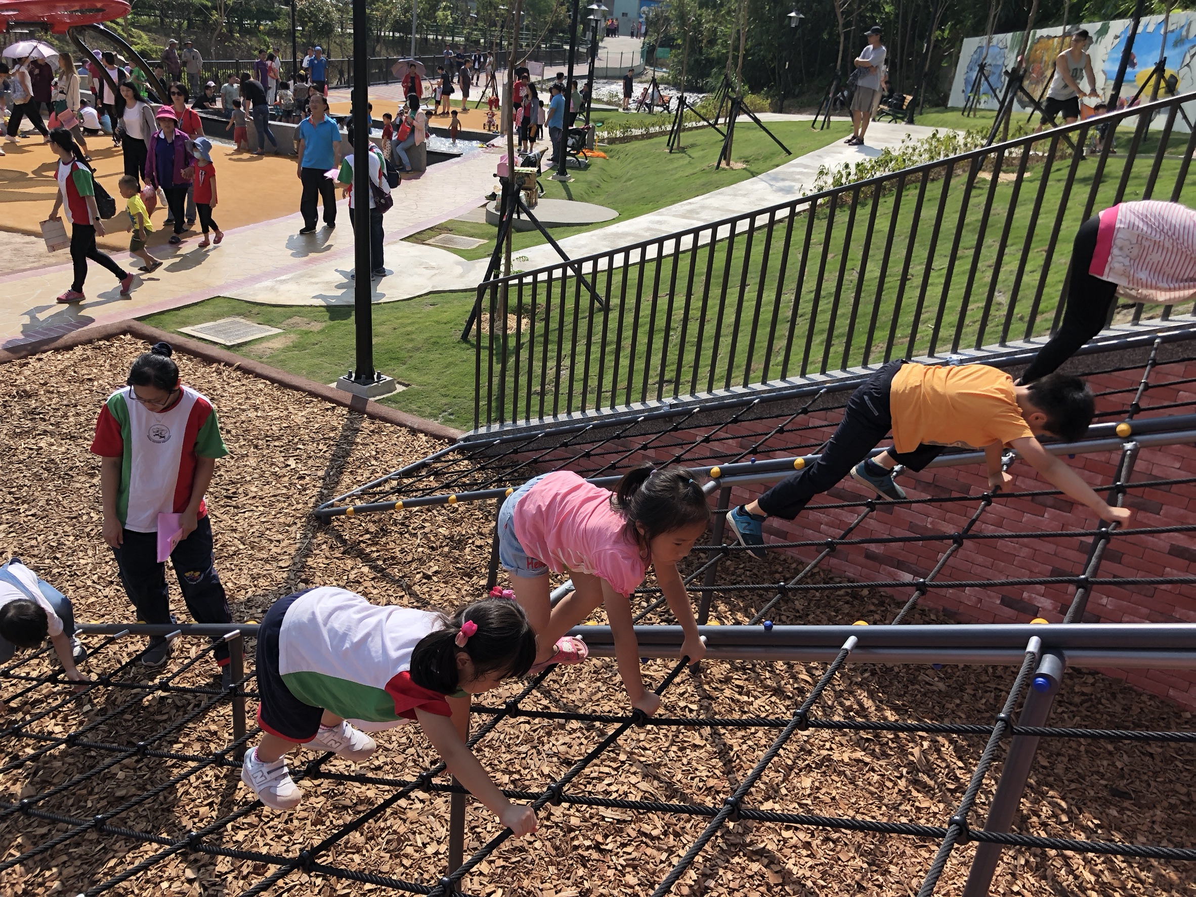 永吉公園第三期工程的攀爬網