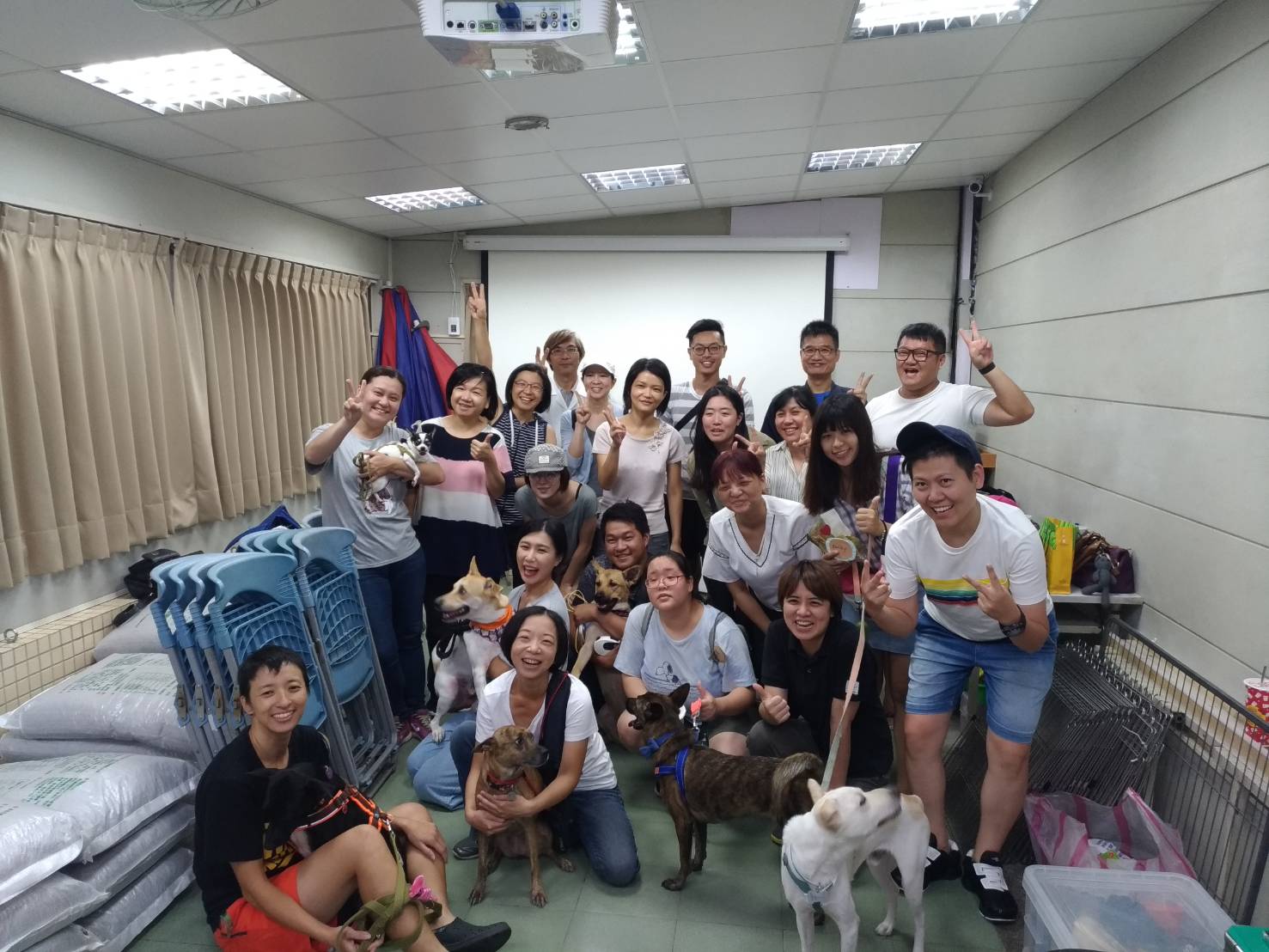 訓練師與學員合照留影