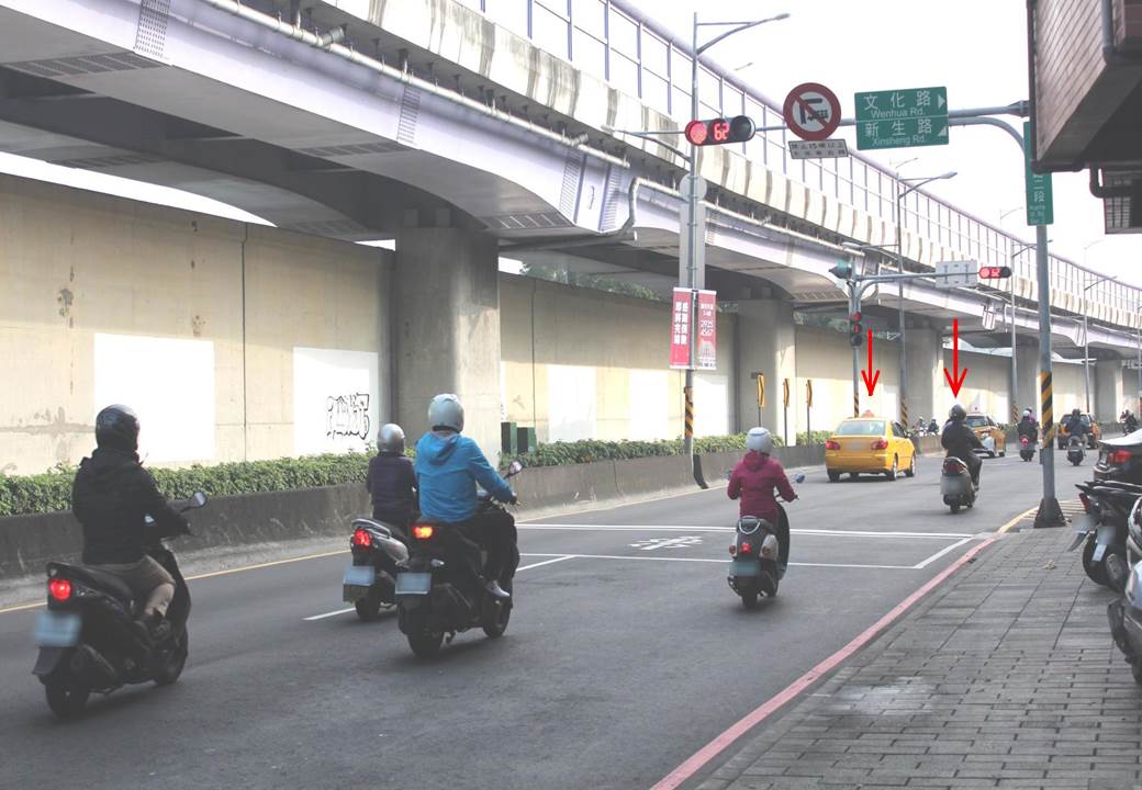 沒見警察攔停取締闖紅燈 罰單不算數?!