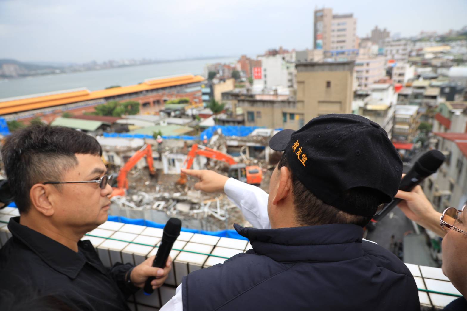 市長視察東來大廈拆除情況
