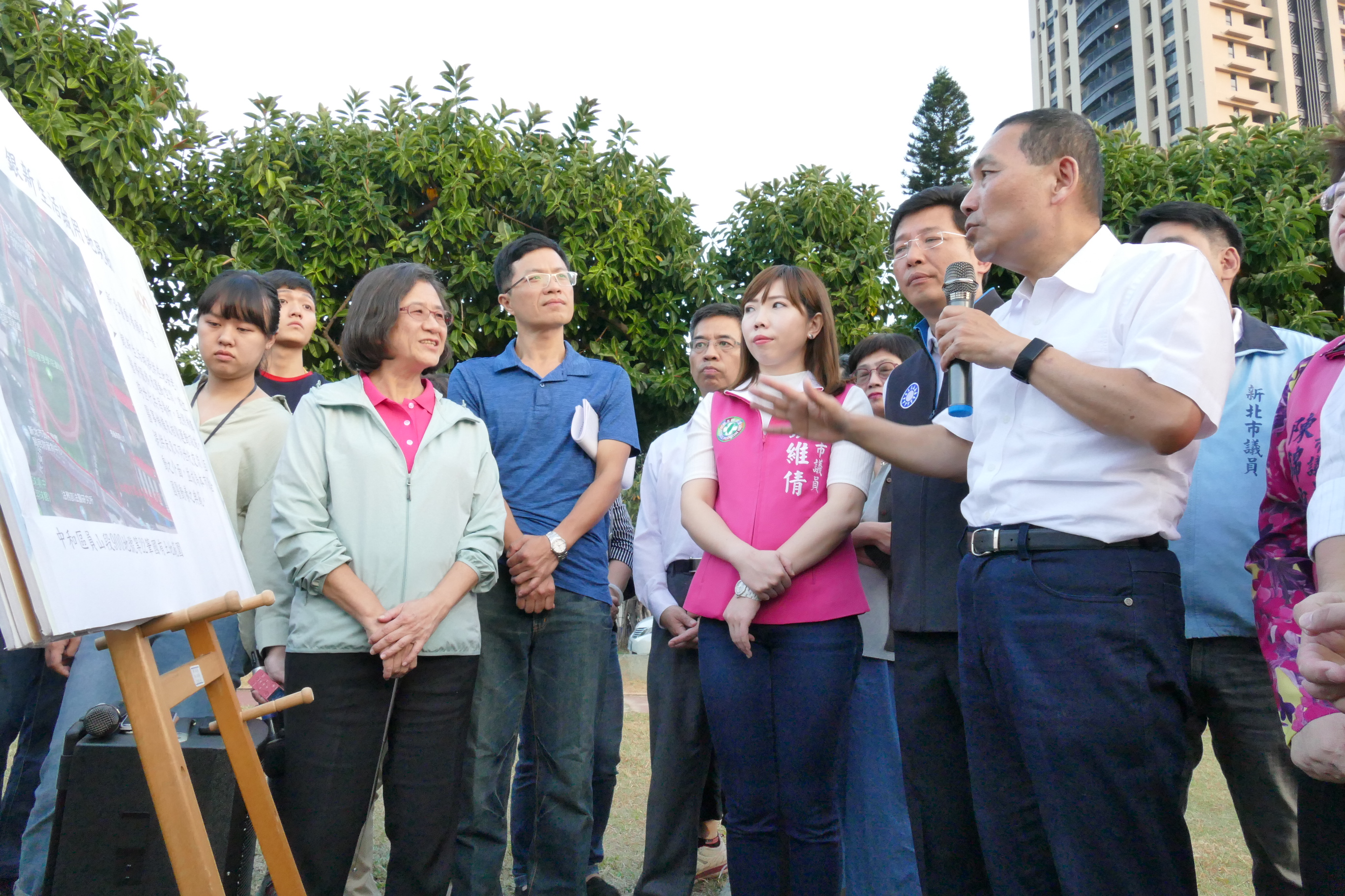 市長侯友宜針對整個銀新生活城規劃進行指示