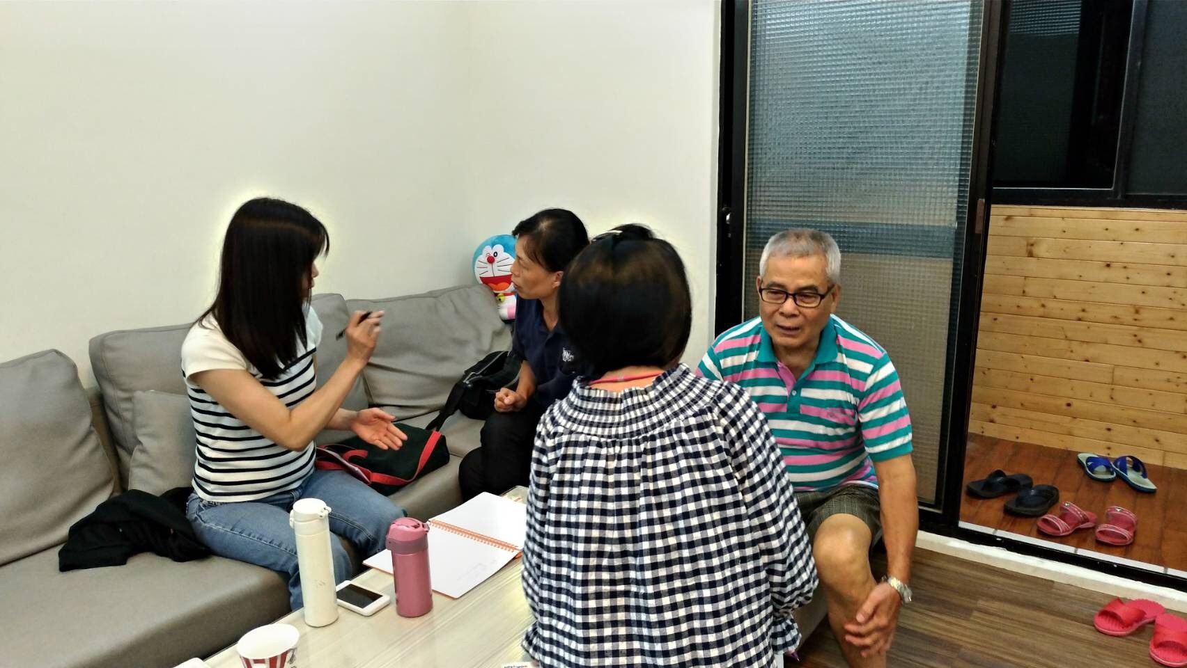 都更推動師進入社區，與住戶討論都更重建