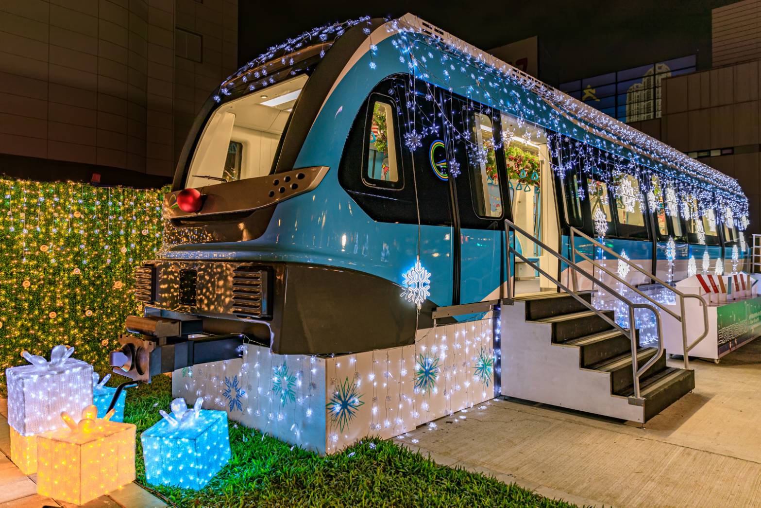 三鶯線模型車化身聖誕雪橇