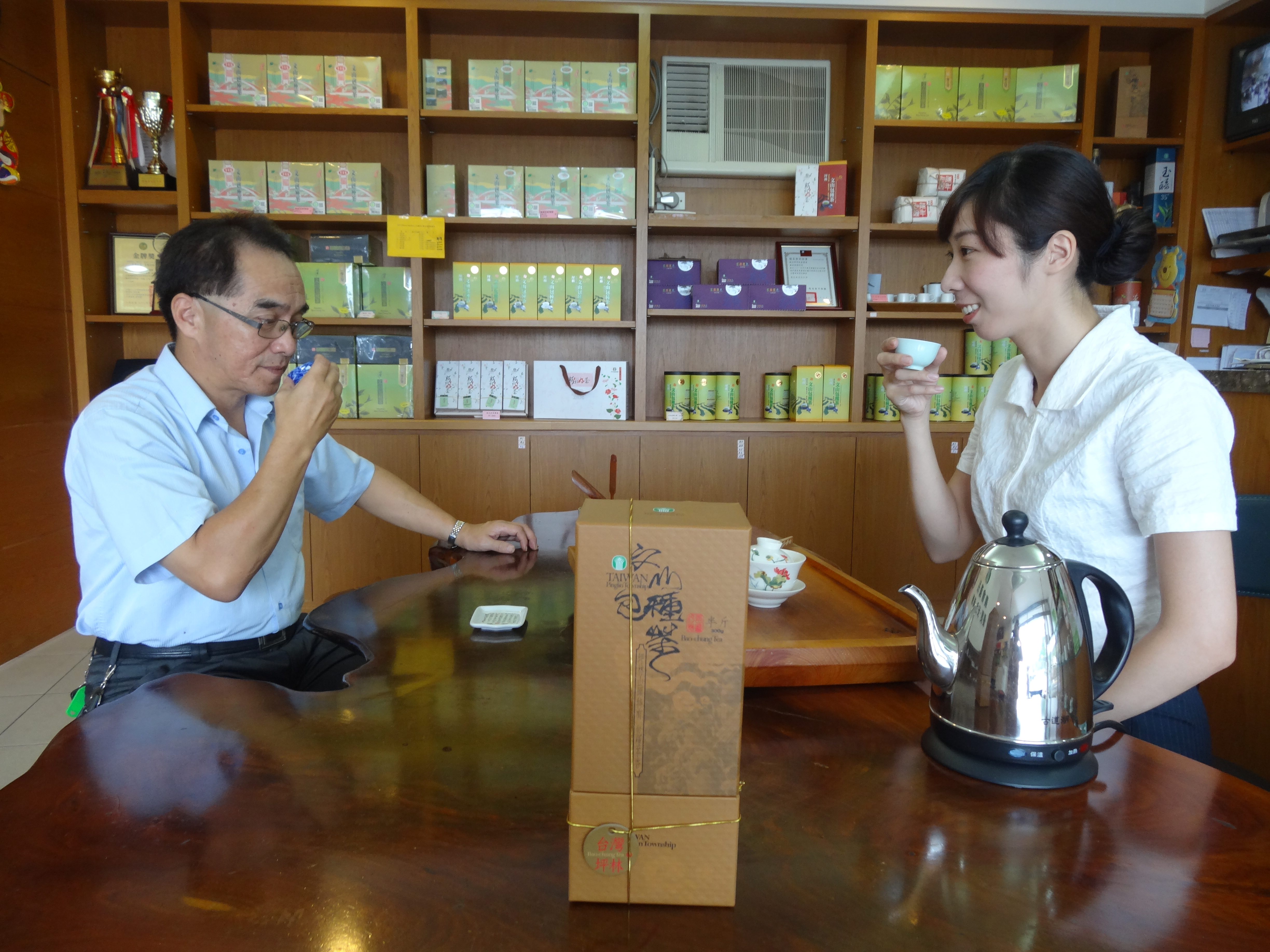 坪林區農會文山包種茶品質佳，在地茶農屢獲新北市、全國製茶技術比賽冠軍，來自終年雲霧繚繞的坪林茶區所產輕度發酵茶