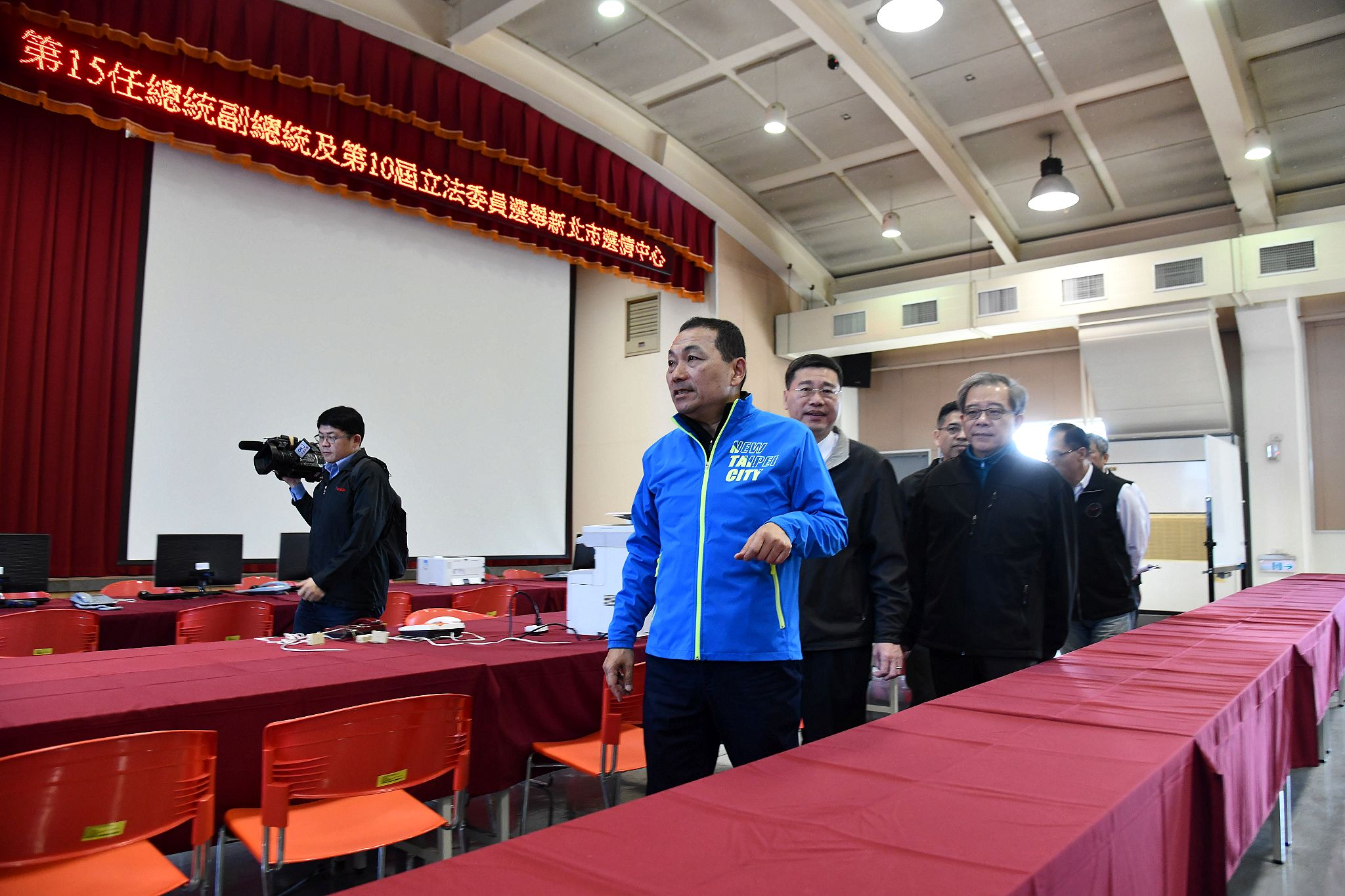 侯市長參觀選委會選情中心