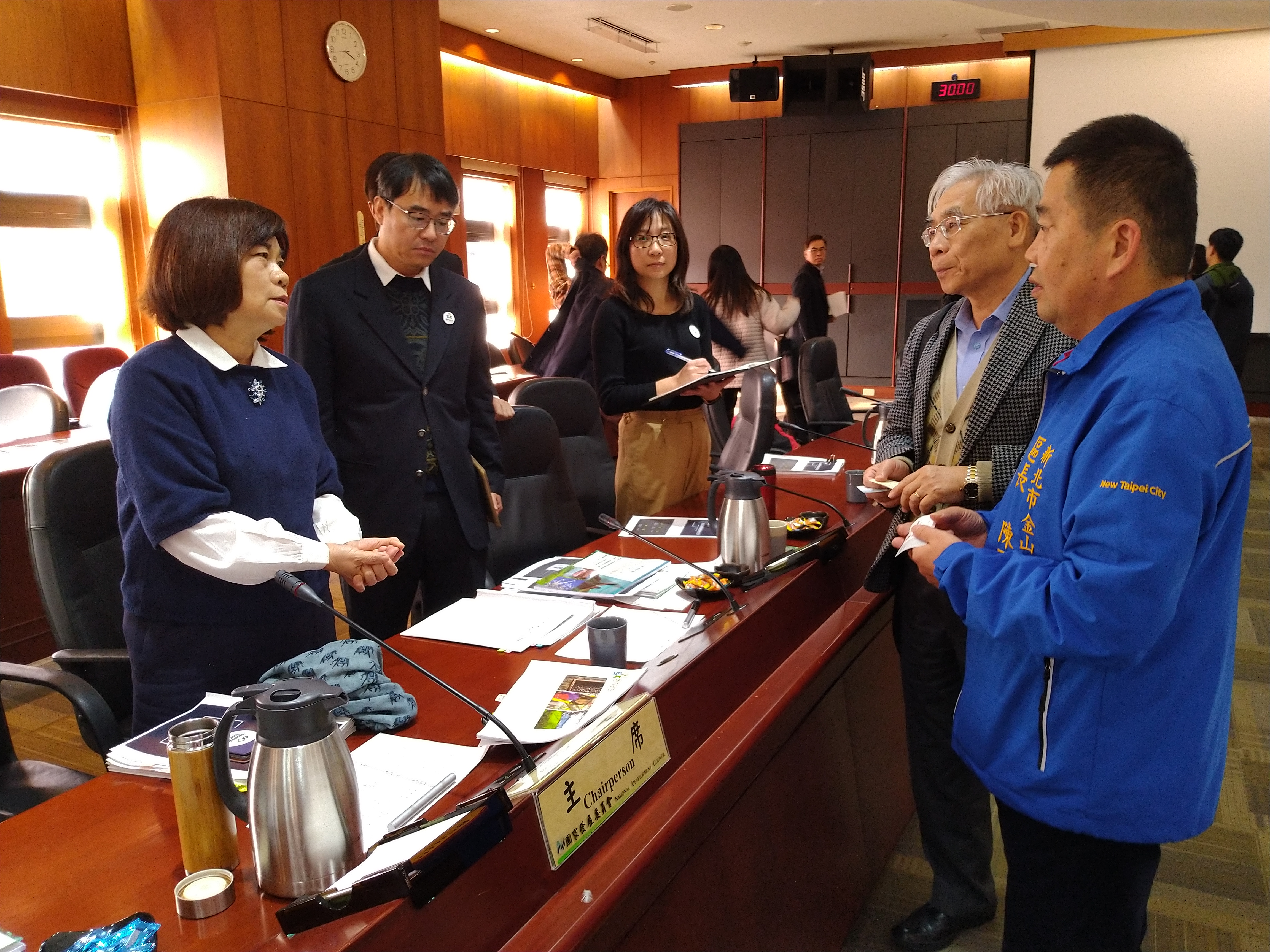 國家發展委員會主任委員陳美伶主持審定會議，並於會後給予計畫建議
