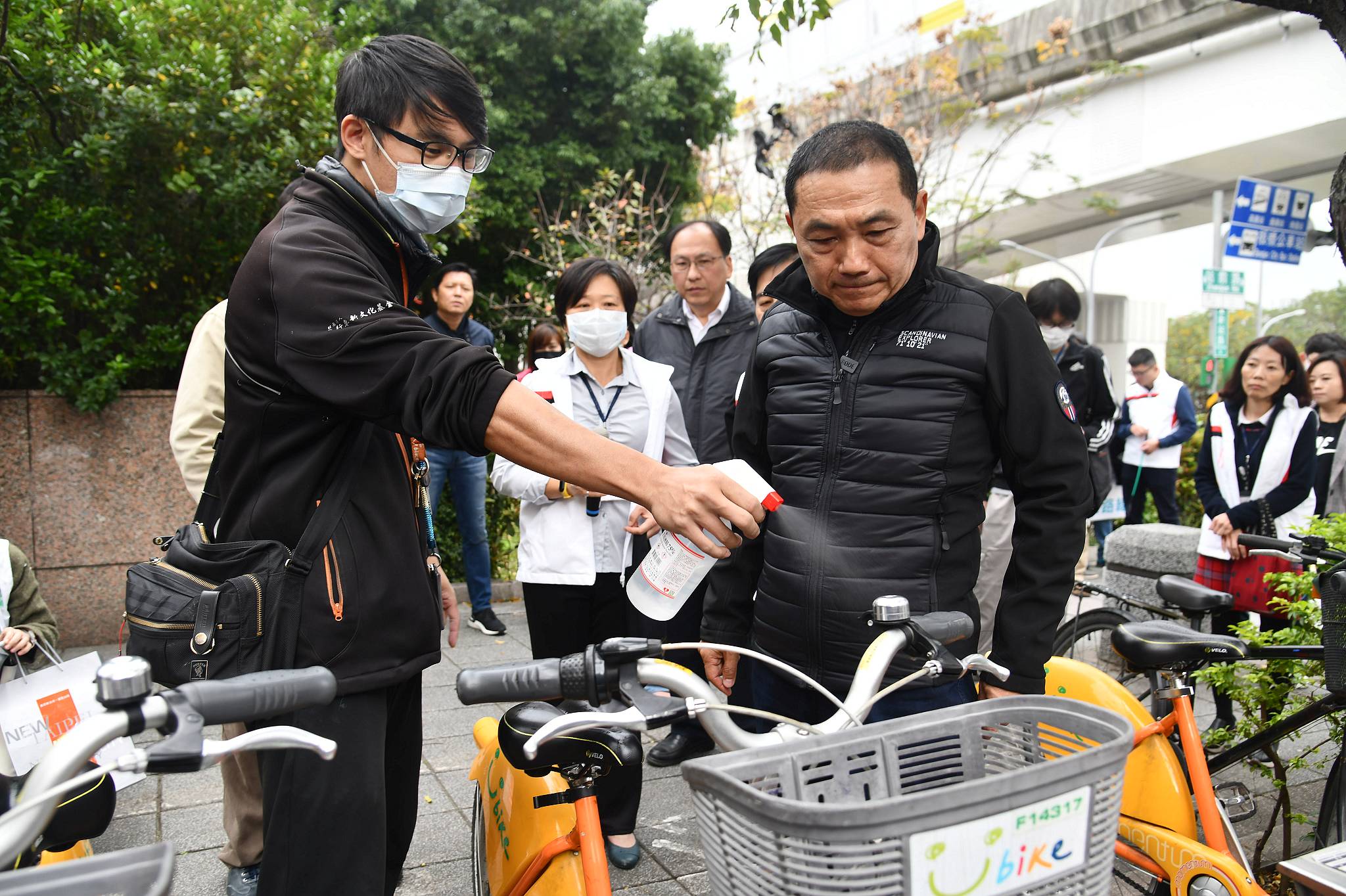 侯友宜視察環狀線周邊YouBike站