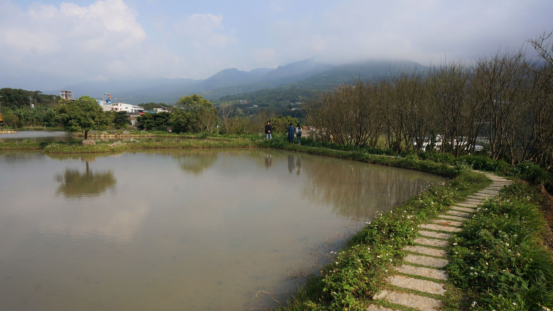 石板步道完工照