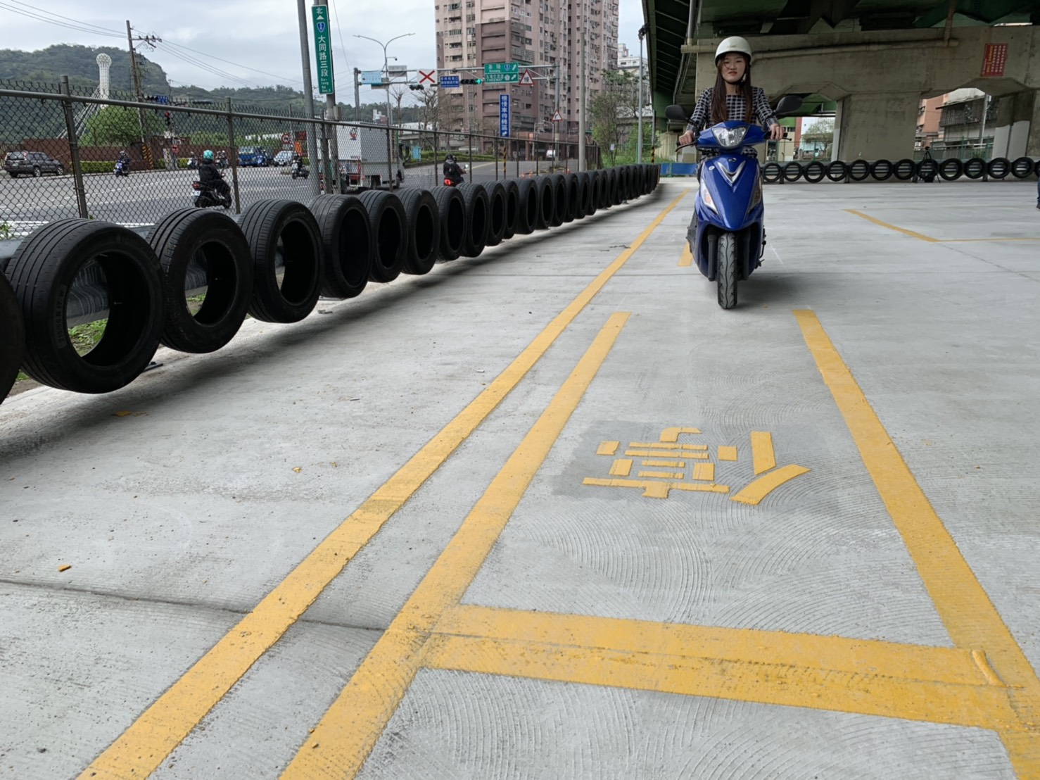「斑馬紋行人穿越道」練習照片