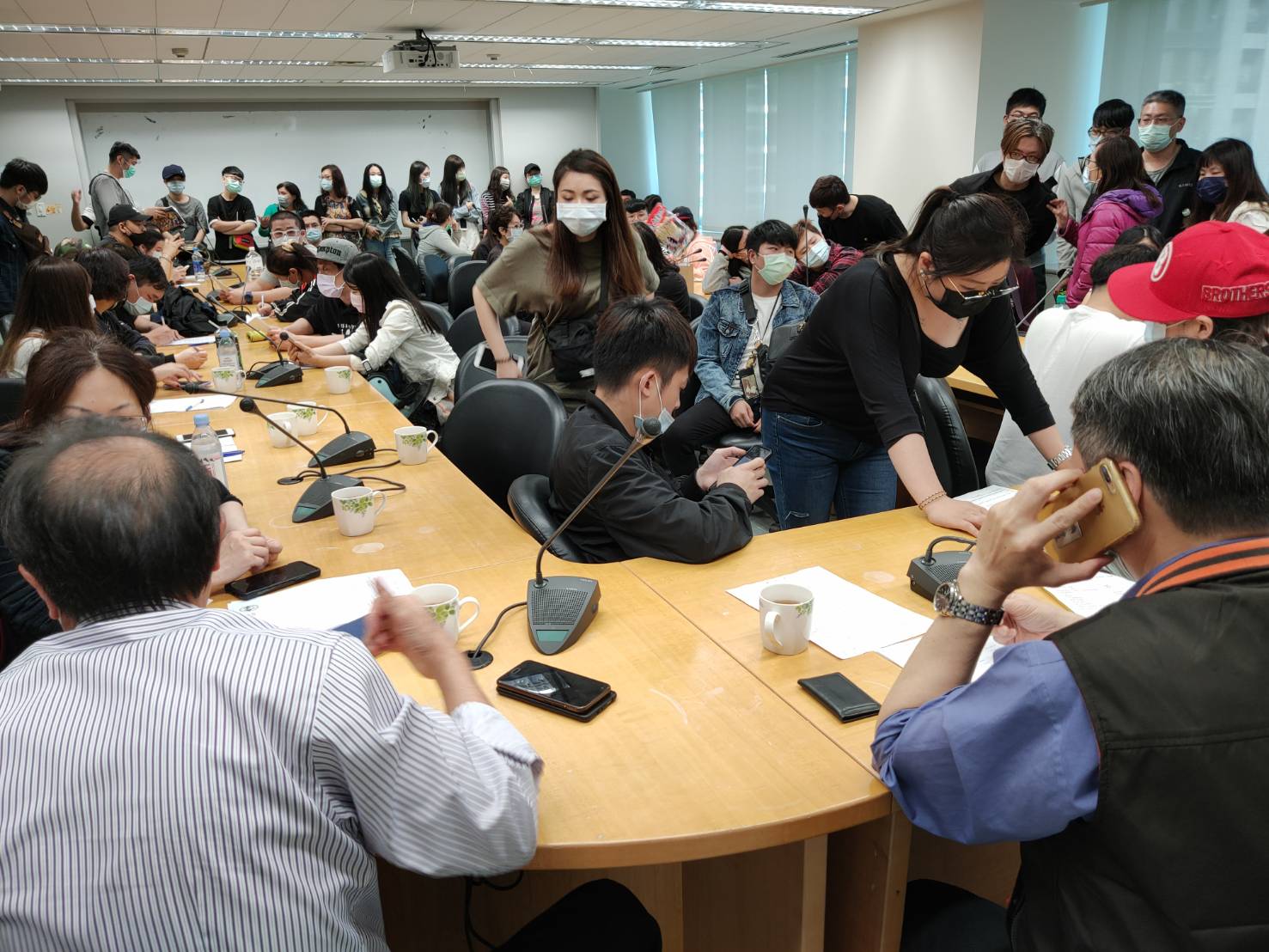 今日祥富水產北區員工至新北勞工局陳情 ，勞工局長陳瑞嘉於會議中指示同仁全力協助