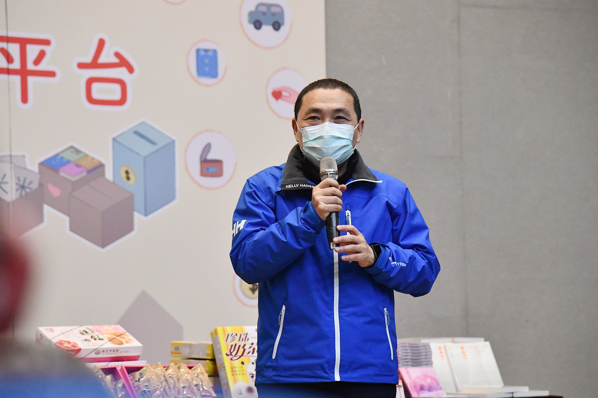 侯市長感謝藥師們都能秉持著愛心、耐心及同理心為民眾服務。他也盼口罩實名制3.0上路後，口罩的分配情況更穩定，同時能減少藥局的負擔，大家繼續並肩作戰，打贏抗疫這場仗。