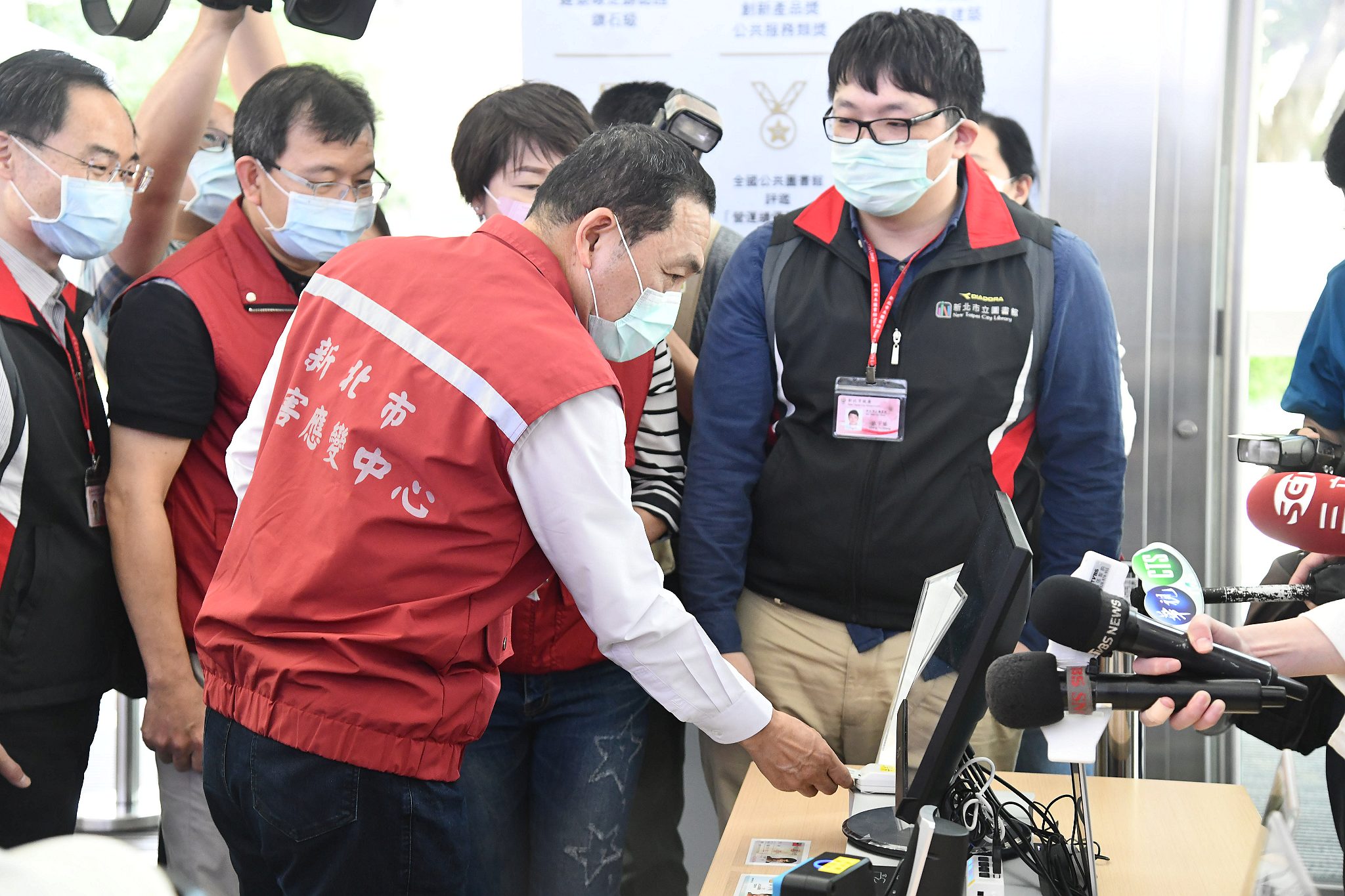 建立「新型態安全生活模式」