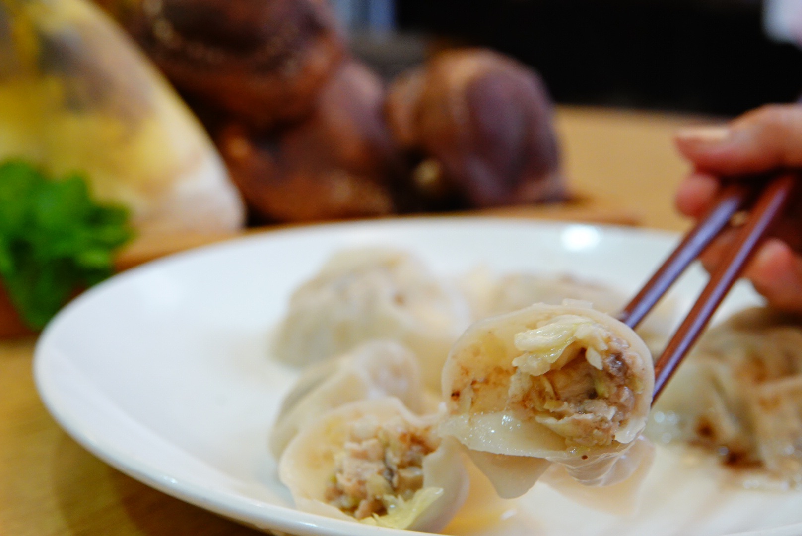 靈芝香菇元寶餃內餡飽滿