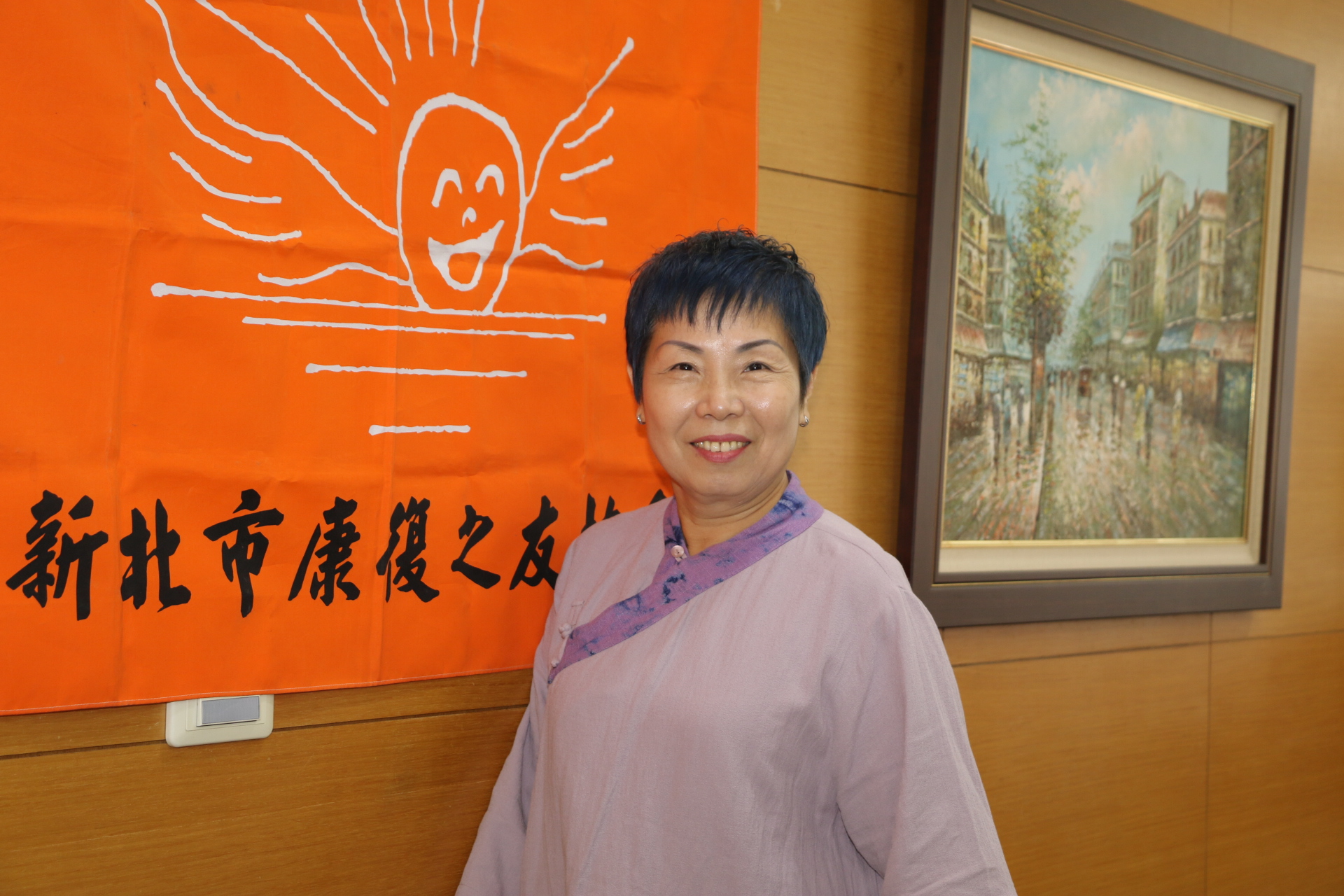 新北市康復之友會理事長黃莉玲本身也有長期照顧精障者的經驗  接下新北市社會局委辦任務  為精障家庭提供關懷支持服務