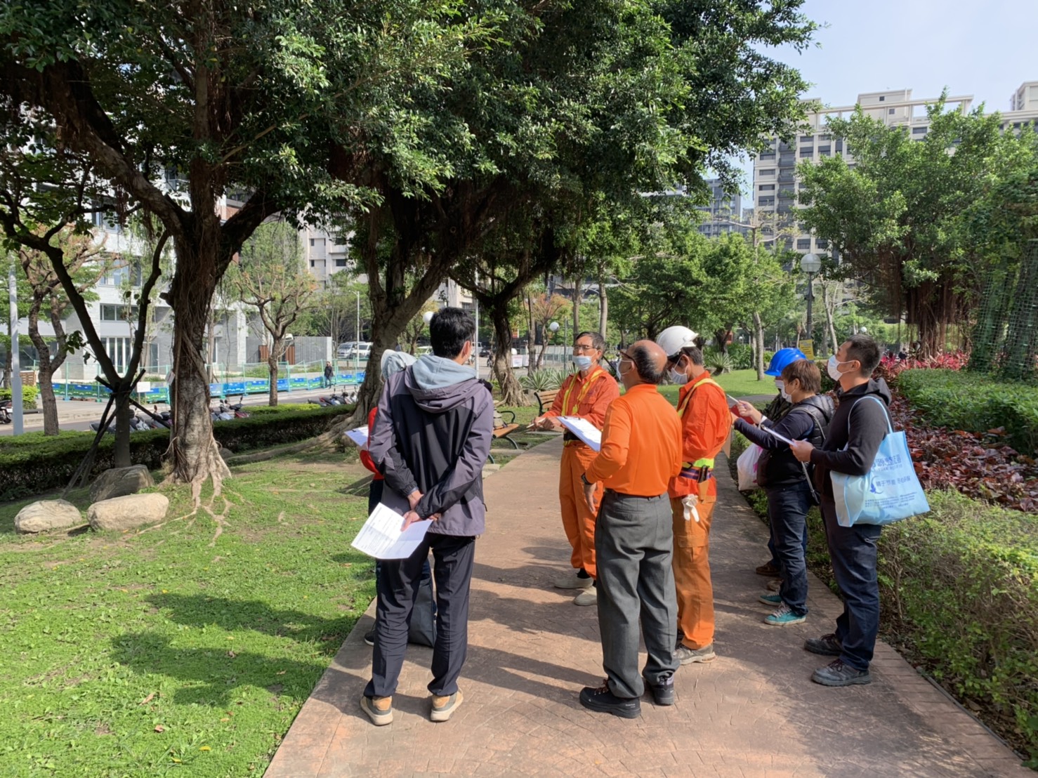 測驗於戶外進行，將理論與實務結合