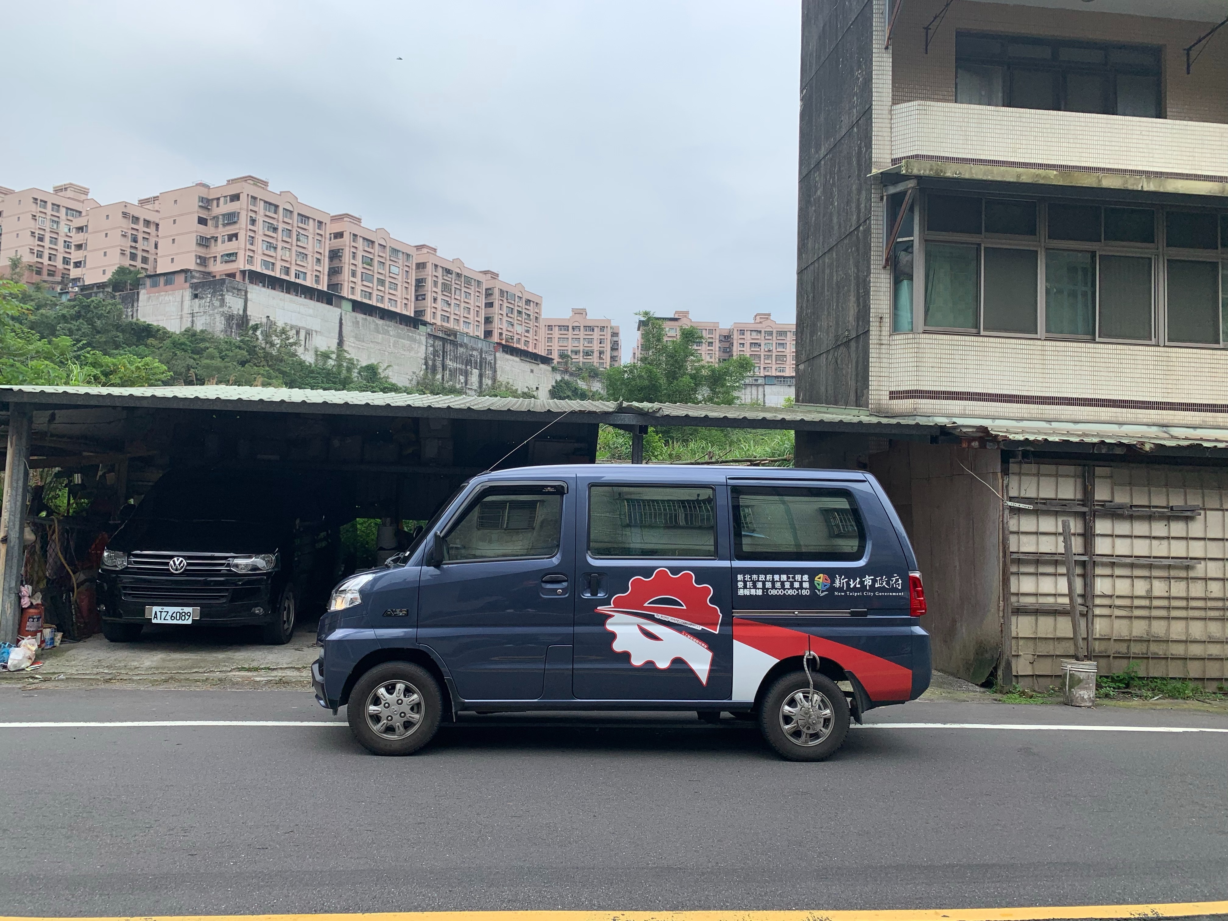 養工處首創全國有道路糾察隊之稱的AI道路巡查車，迅速了解並改善道路平質