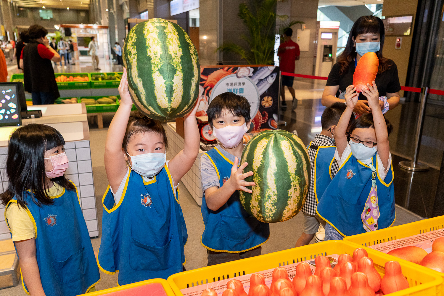 新北市政府市場處分別於7月17日及24日在黃石中繼市場及林口市場推出親子夏令營活動，即日起至6月20日同步開放線上報名。