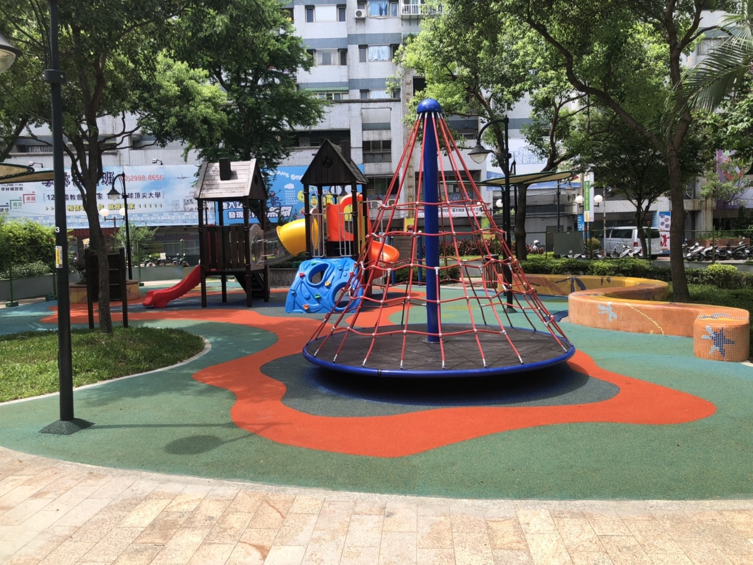 中港公園攀爬網
