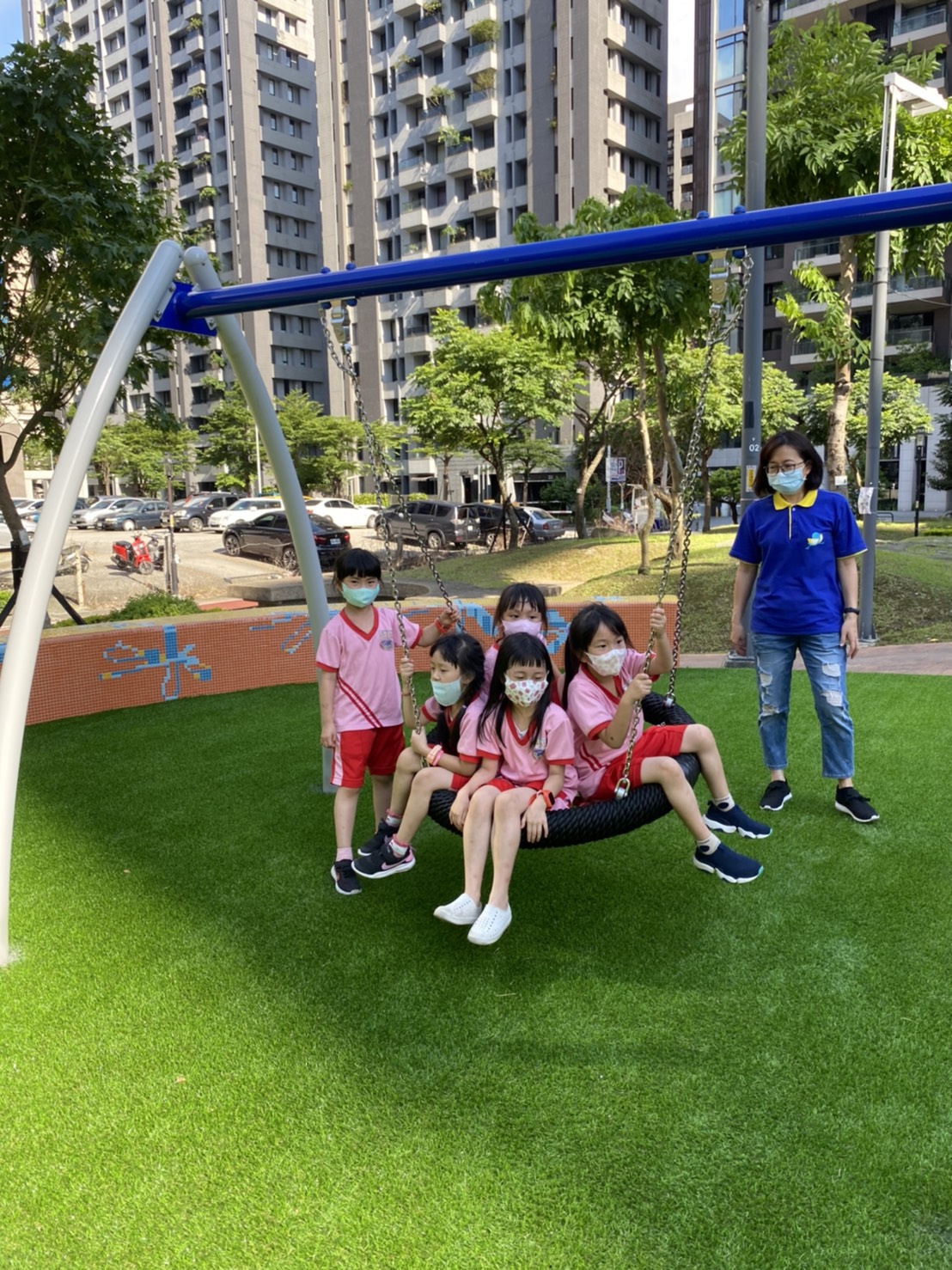 福基公園鳥槽式鞦韆