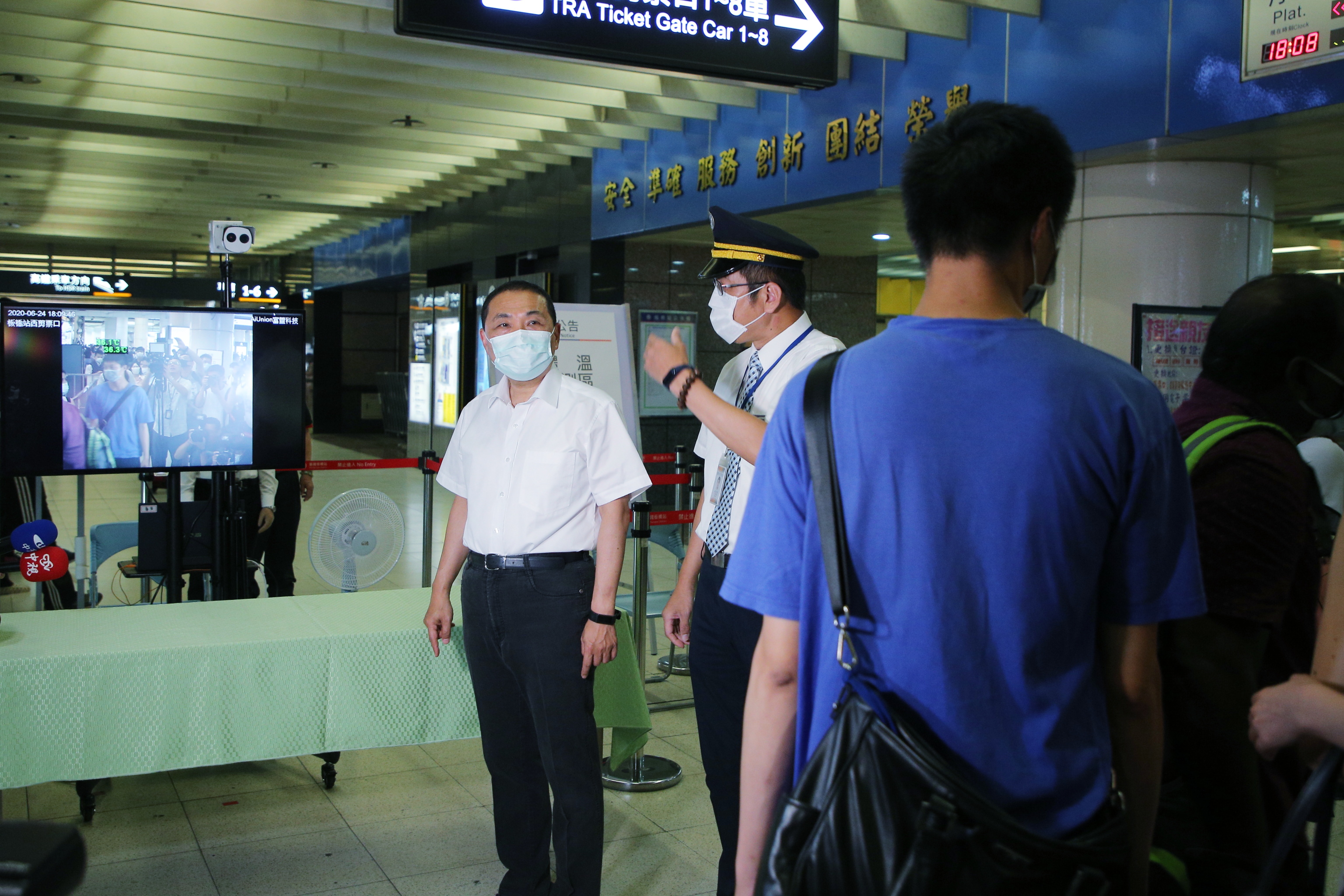 侯友宜市長關心端午連假交通疏運和公共運輸防疫措施。