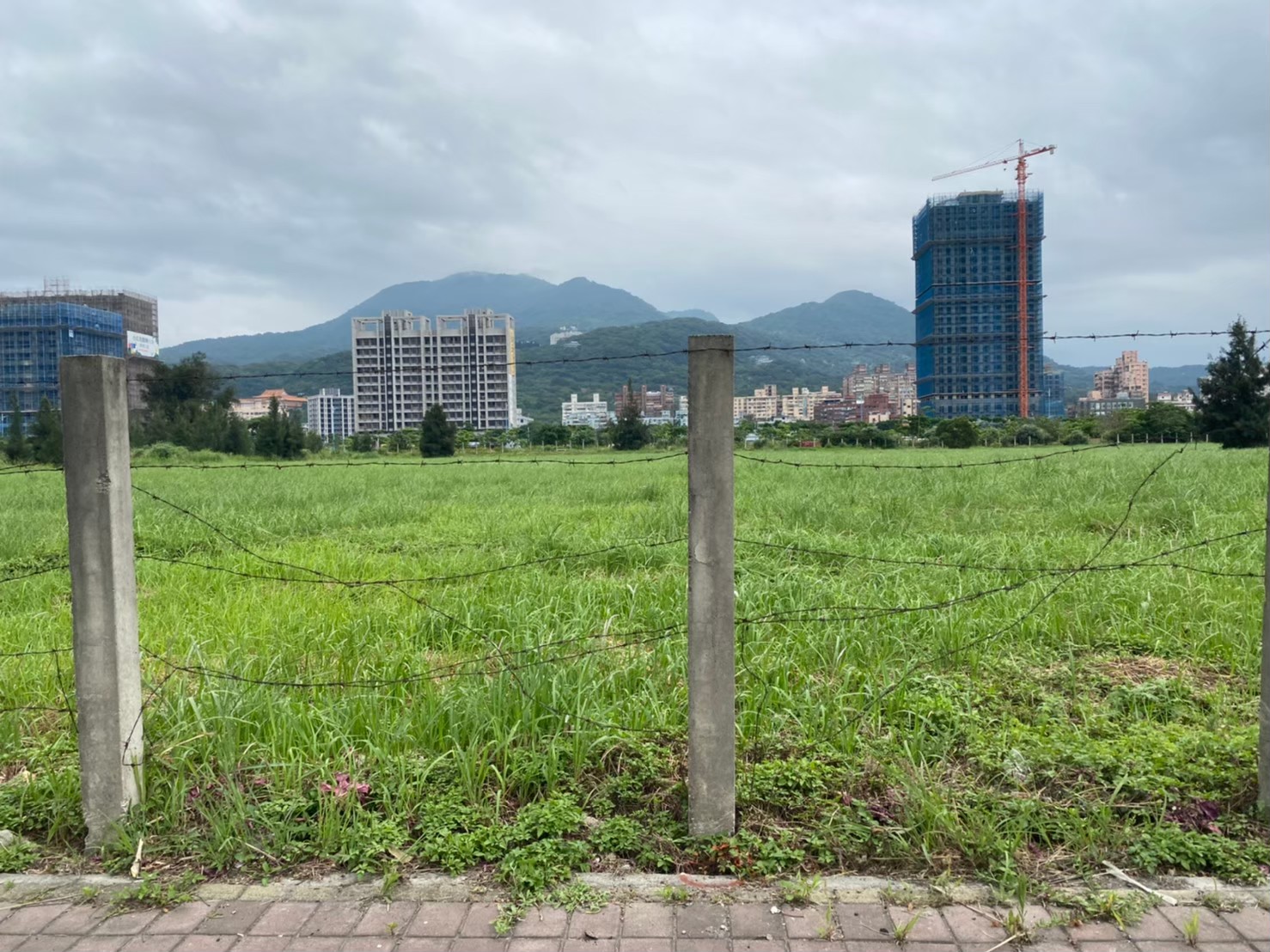 八里臺北港特定區第二種產業專用區公告招商，可供企業興建企業營運總部、智慧製造、物流倉儲等設施