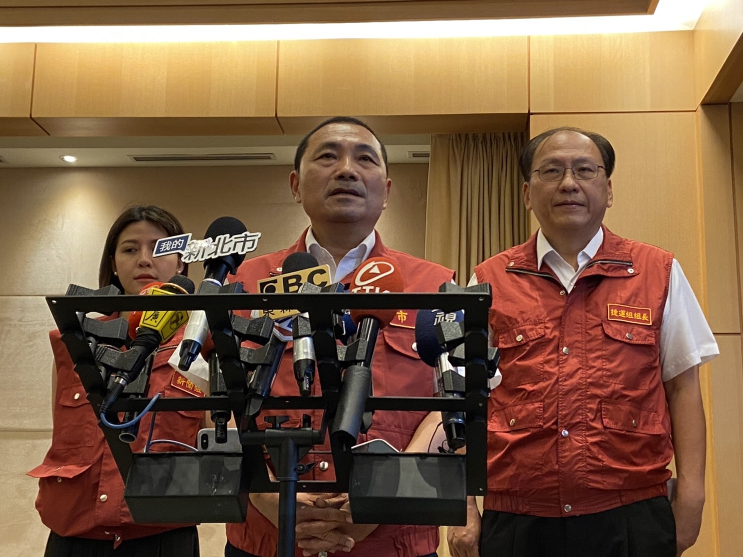 新北市長侯友宜接受媒體聯訪