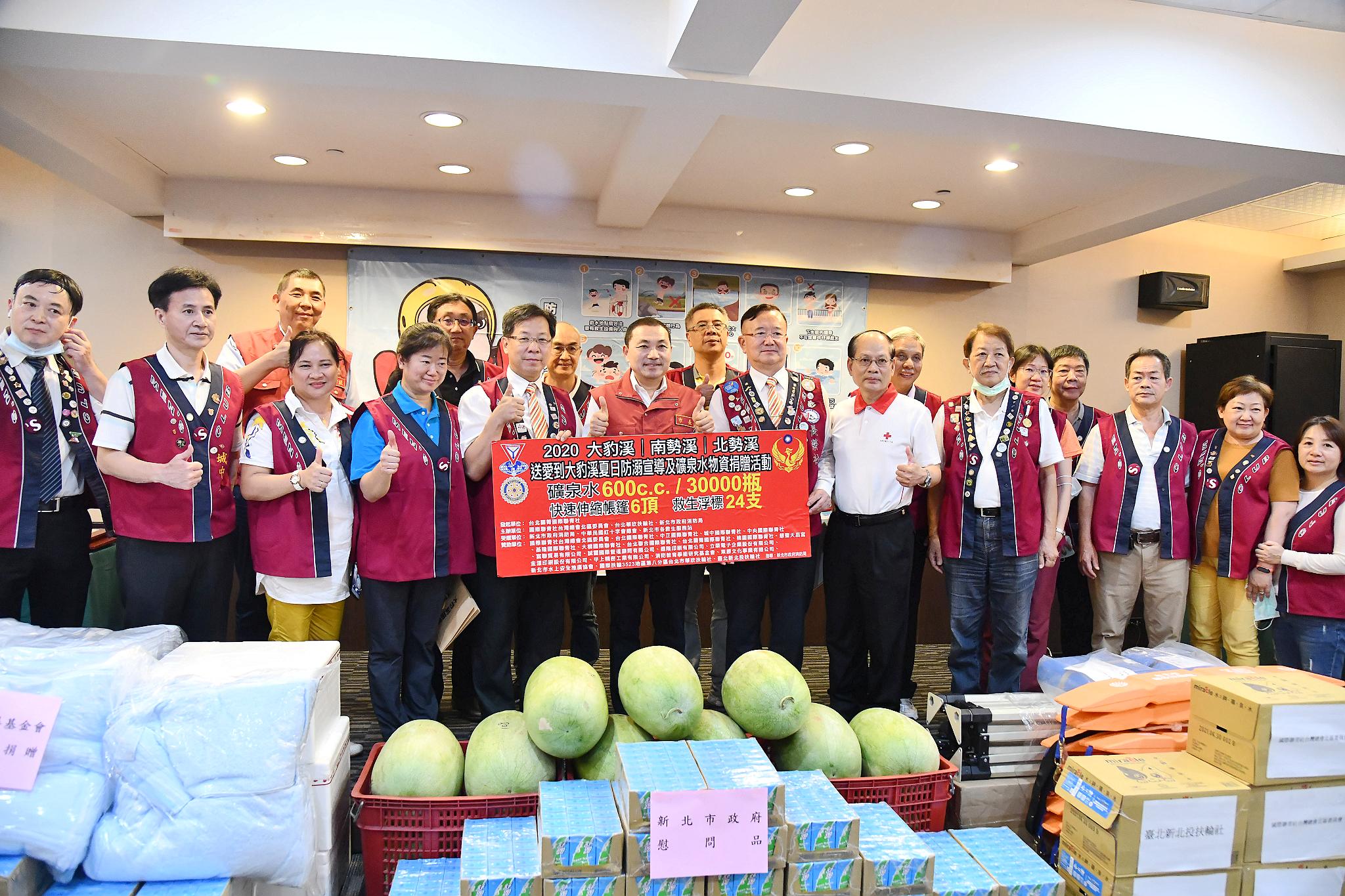 侯市長感謝辛苦的救難志工大隊、民間團體及警消夥伴，謝謝他們守護大家的安全。