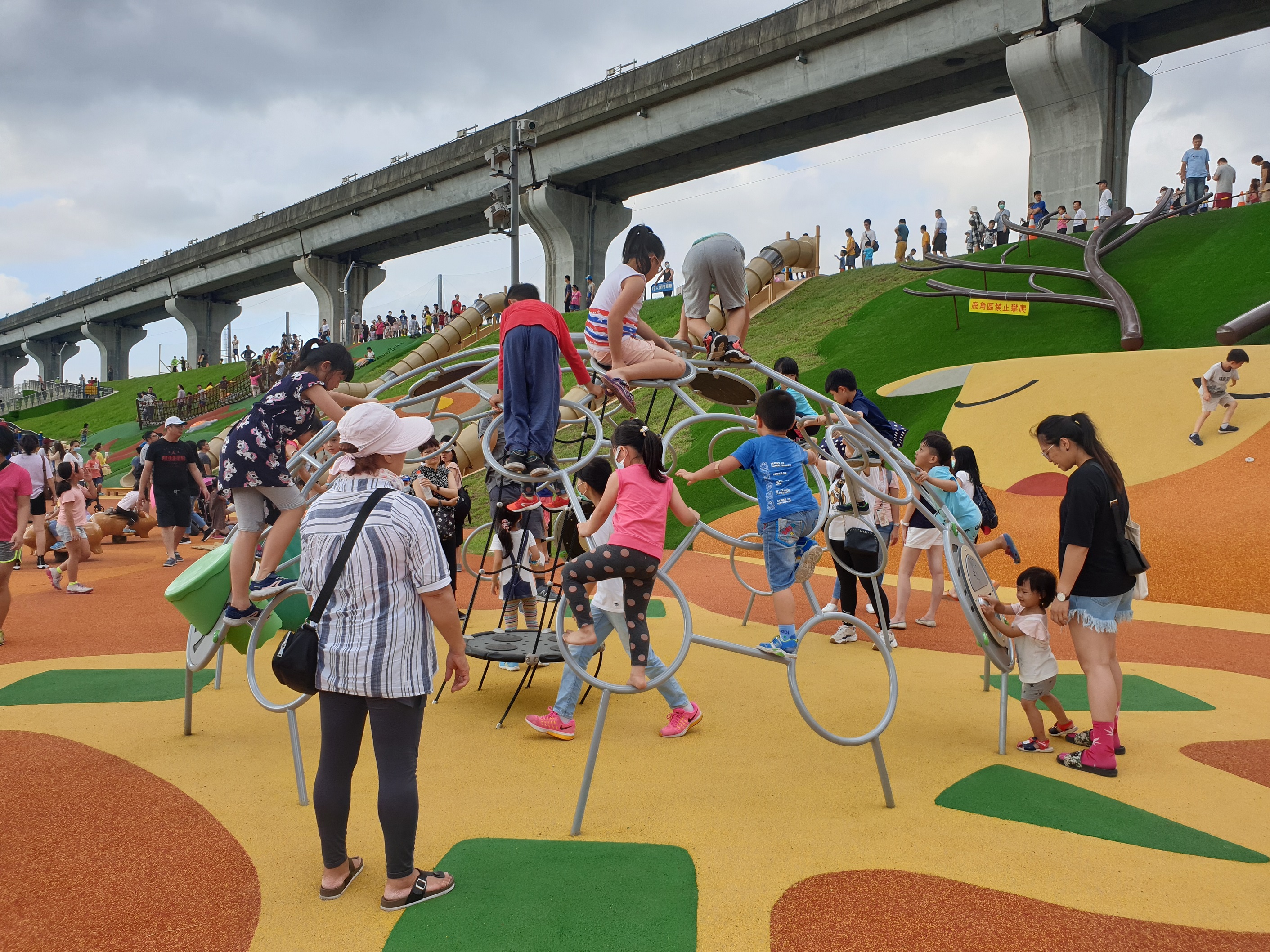新北大都會公園「熊猴森樂園」即將於7月25日開放使用