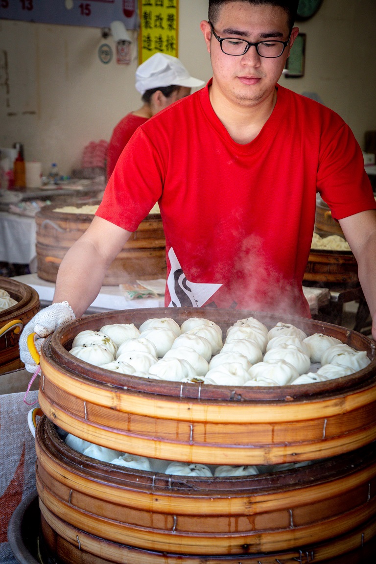 金山老街及其周邊的美食小吃，讓民眾體驗豐富又多元的文化美食