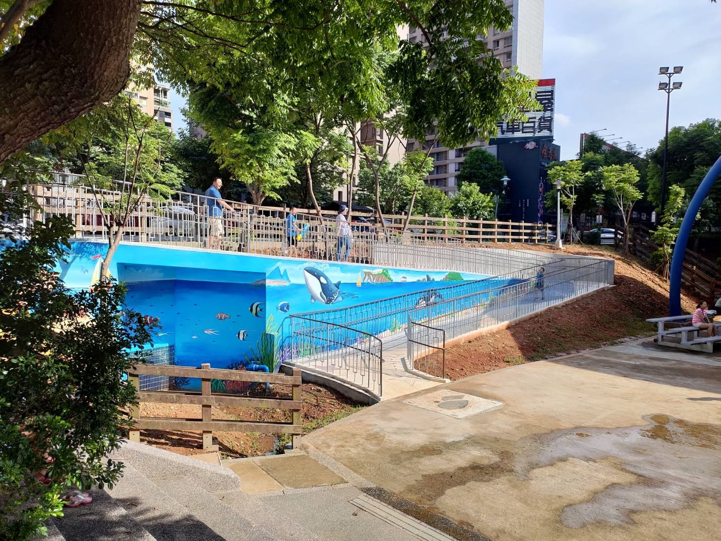 新設無障礙斜坡道