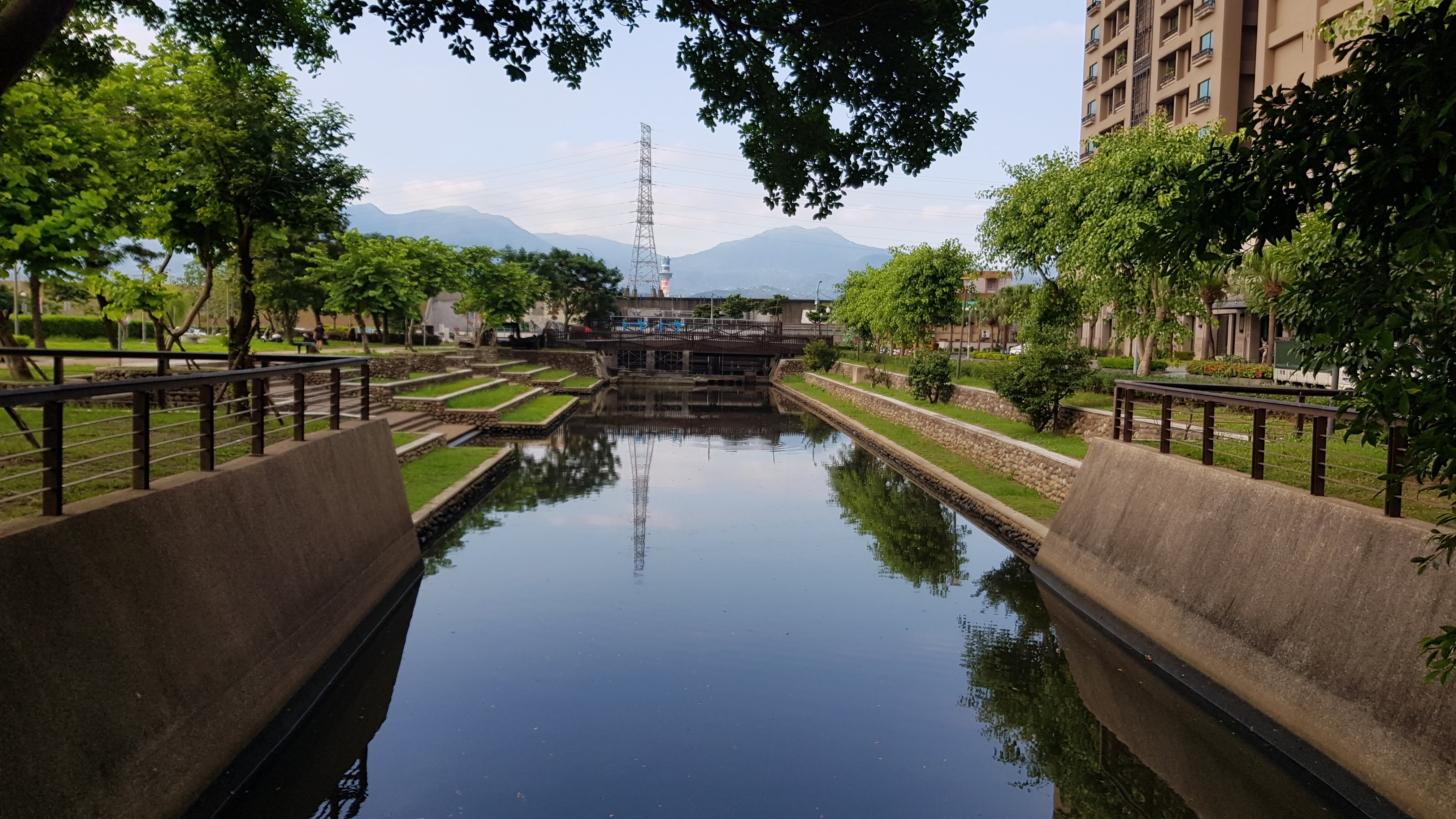 新北市府水利局這些年整治溪美大排有成，溪水乾淨清澈