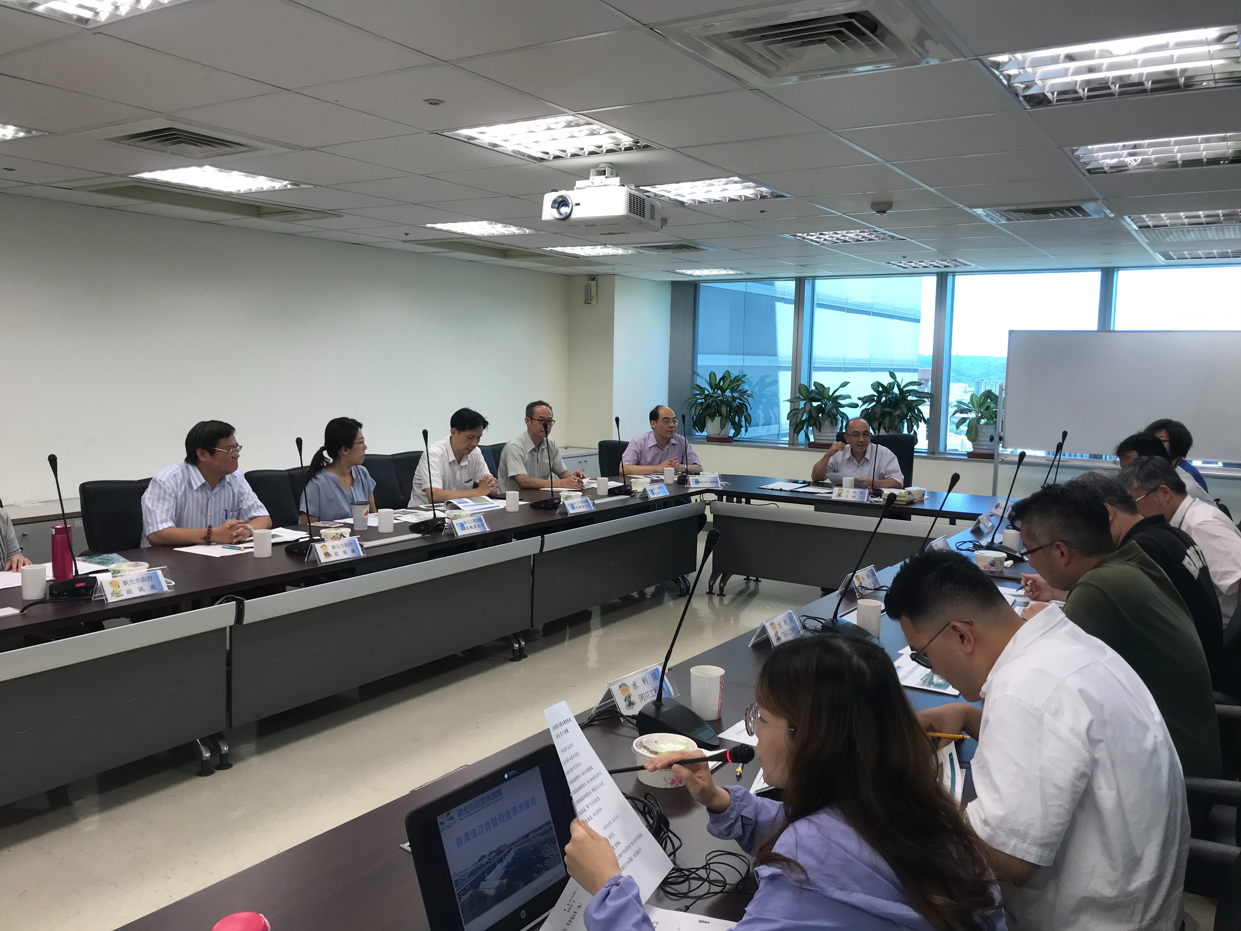 廉政平臺小組會議