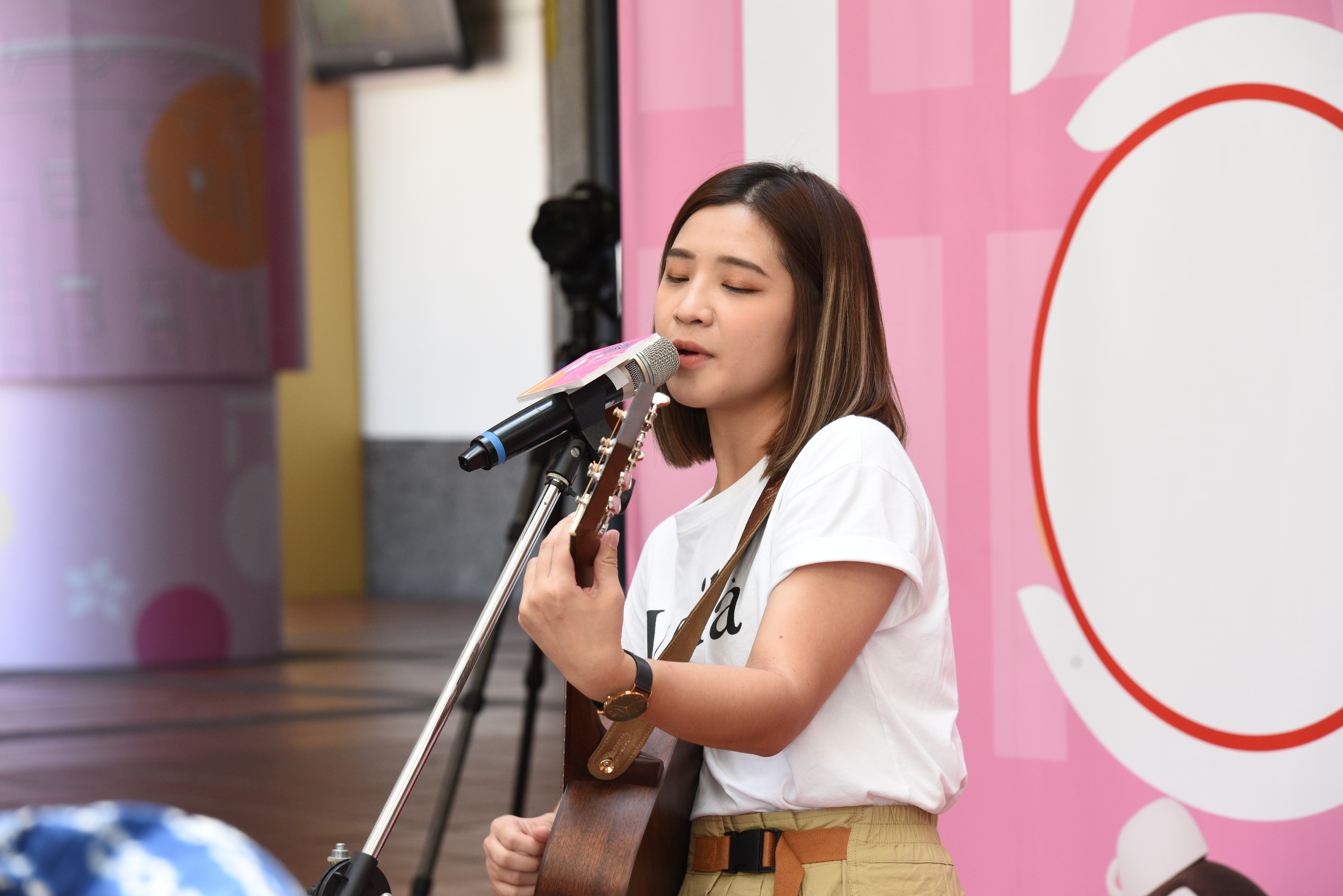 開幕儀式由黃宇寒表演