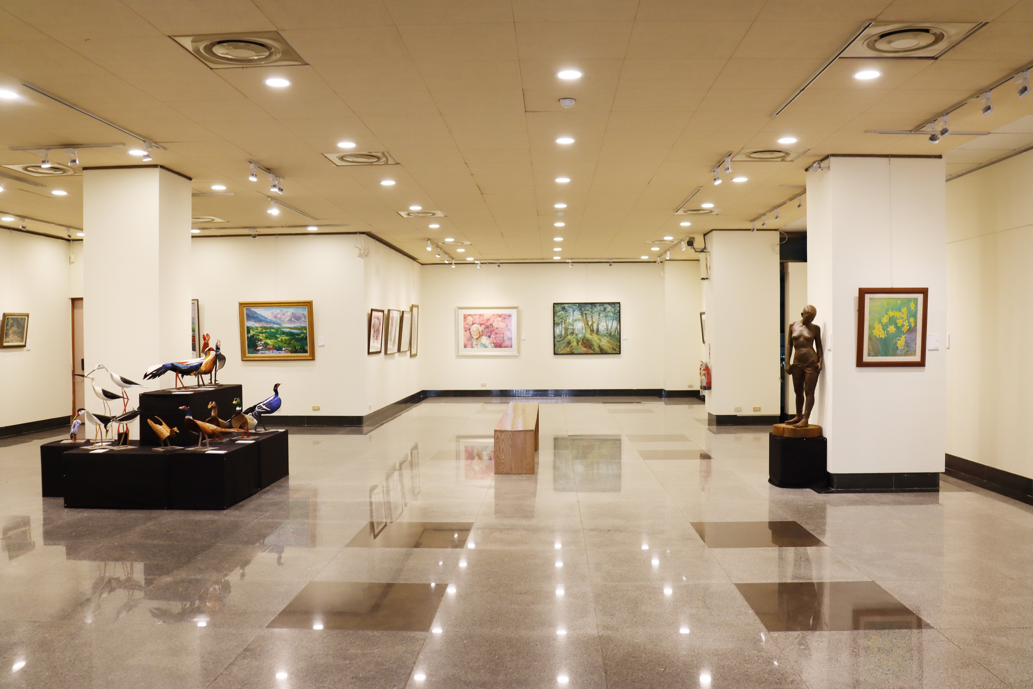 標新立藝-新北市現代藝術協會2020年度會員展之平面繪畫及立體作品