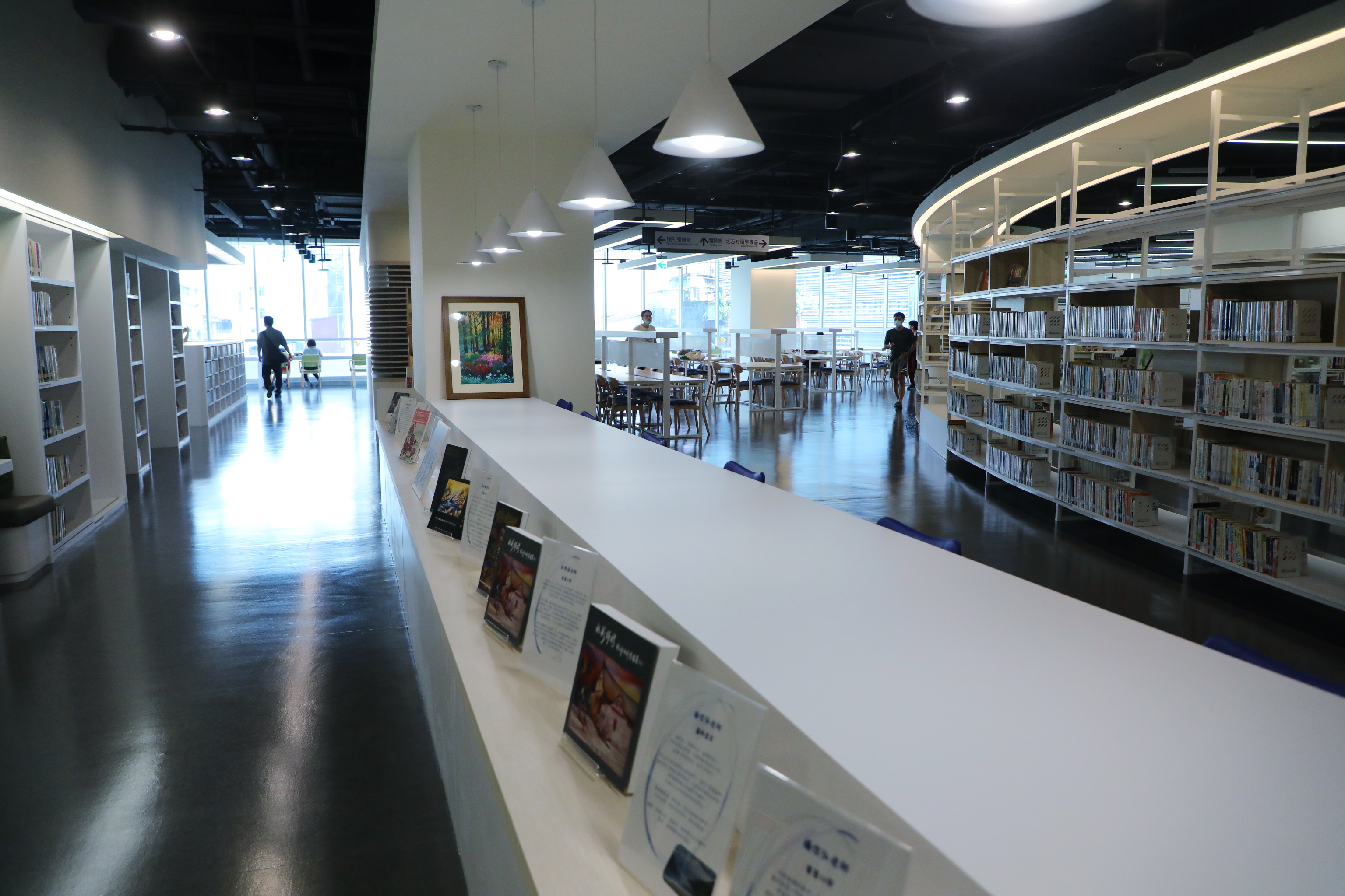 全臺首座參與式預算藝術風圖書館